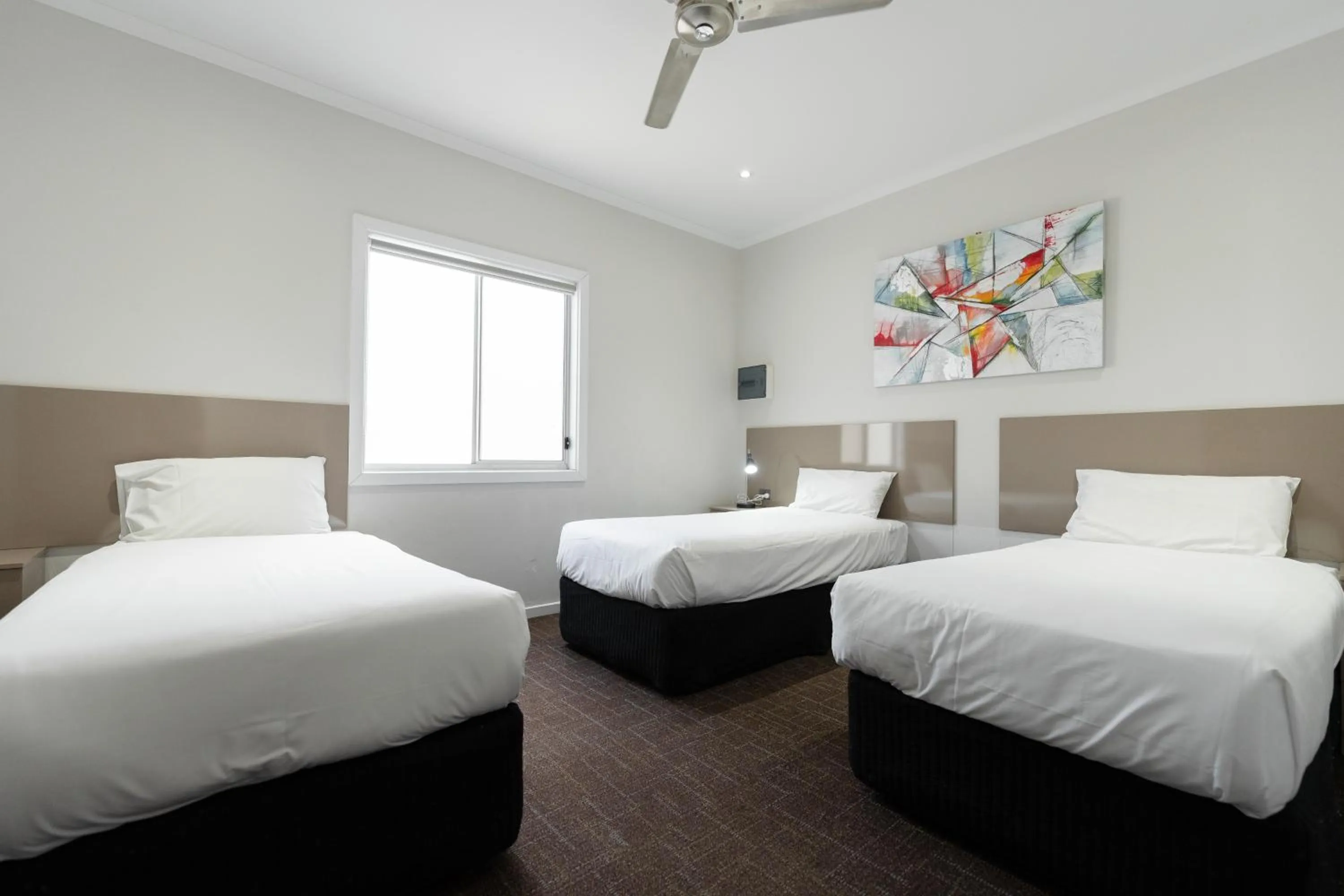 Photo of the whole room, Bed in Highway 1 Holiday & Lifestyle Park