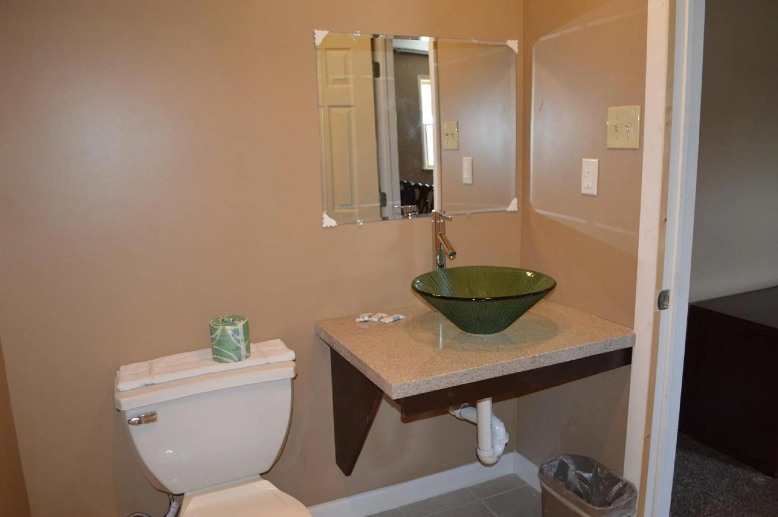 Bathroom in Bel Air Motor Lodge