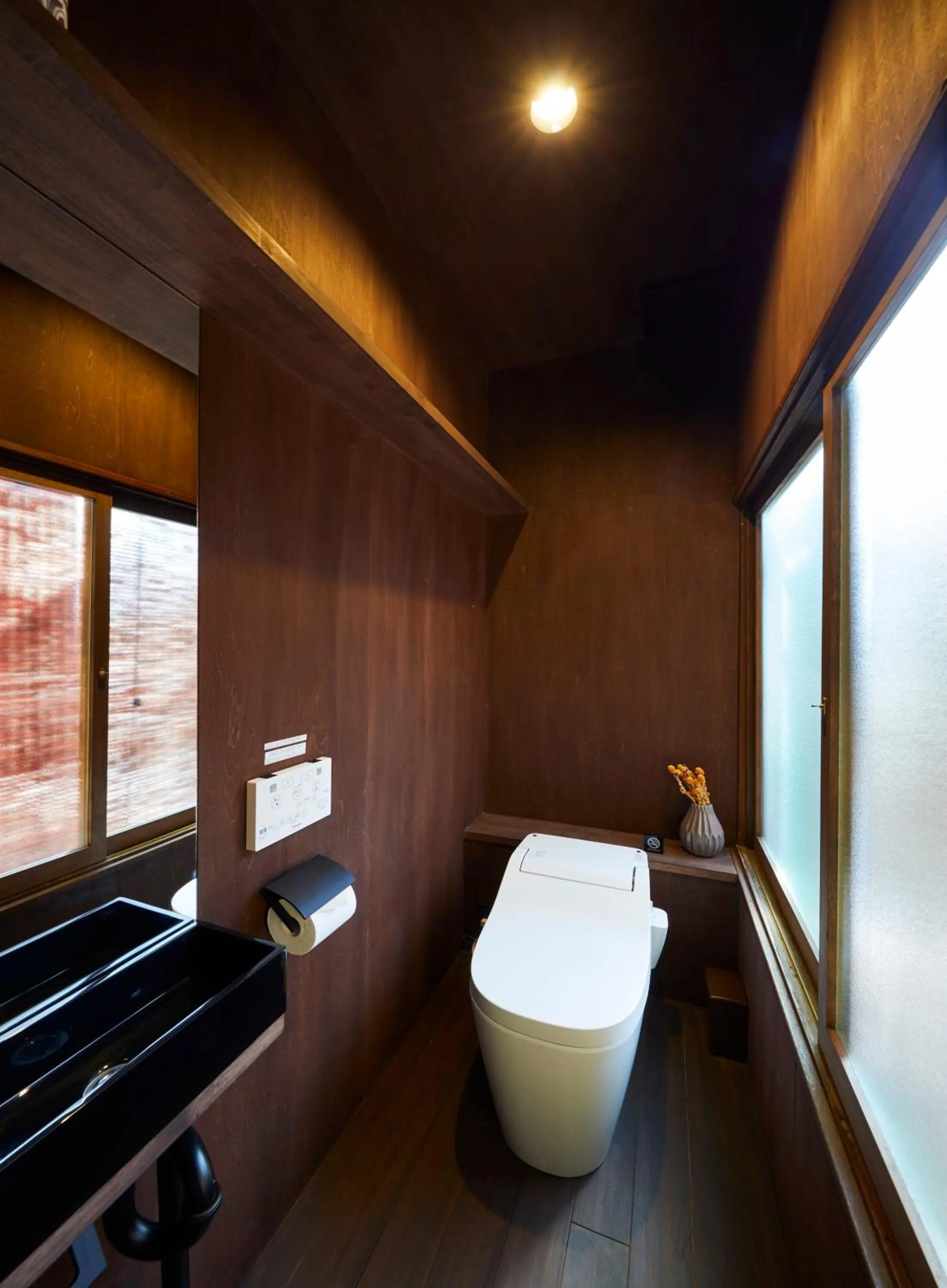 Toilet in Rinn Premium Nijo Castle North