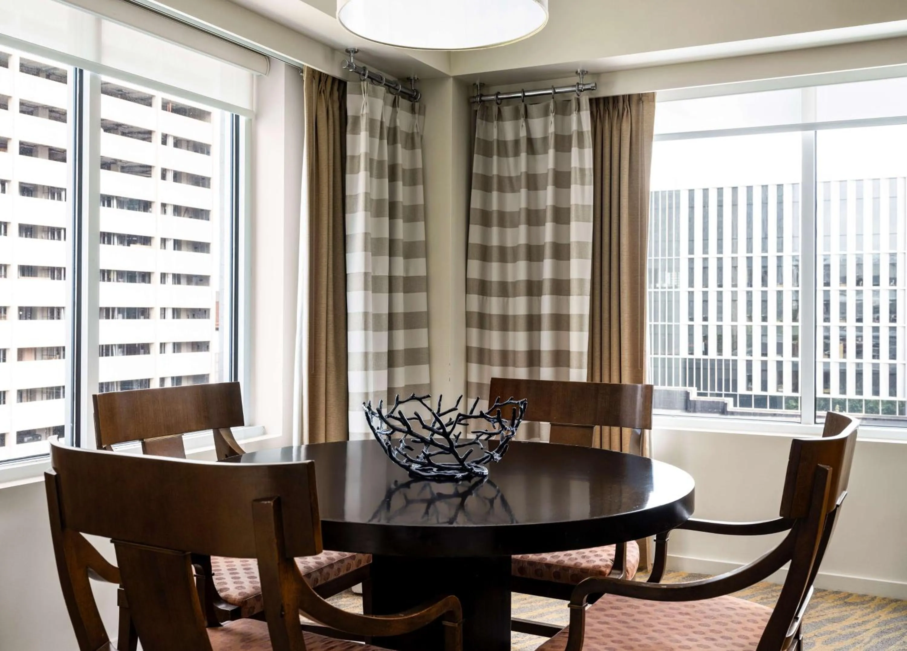 Living room in The Inn at Penn, A Hilton Hotel