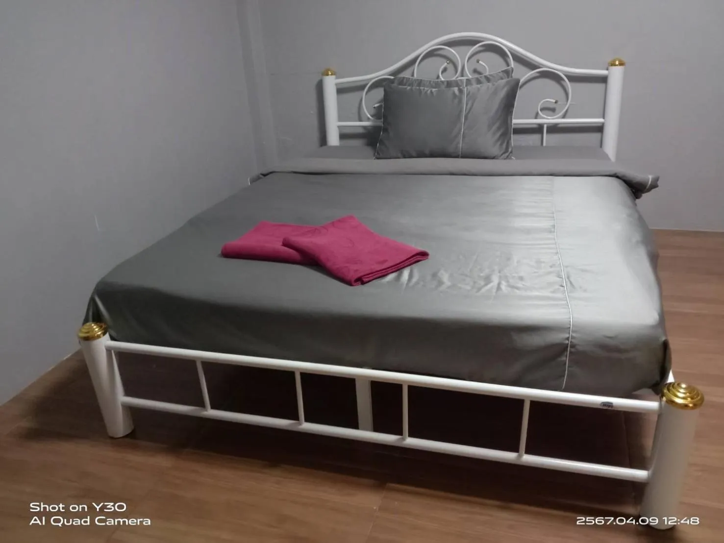 Bedroom, Bed in RoomQuest Amphawa Vaylasamran