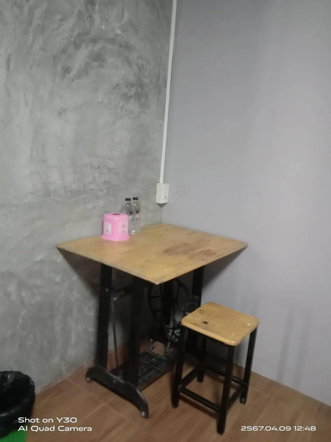 Photo of the whole room in RoomQuest Amphawa Vaylasamran