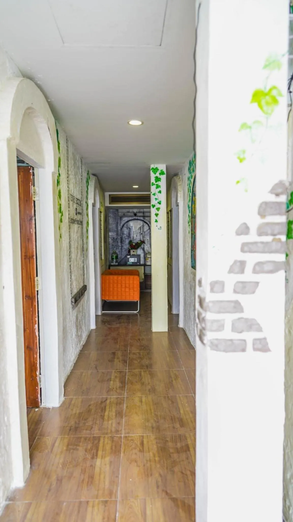 Facade/entrance in RoomQuest Amphawa Vaylasamran