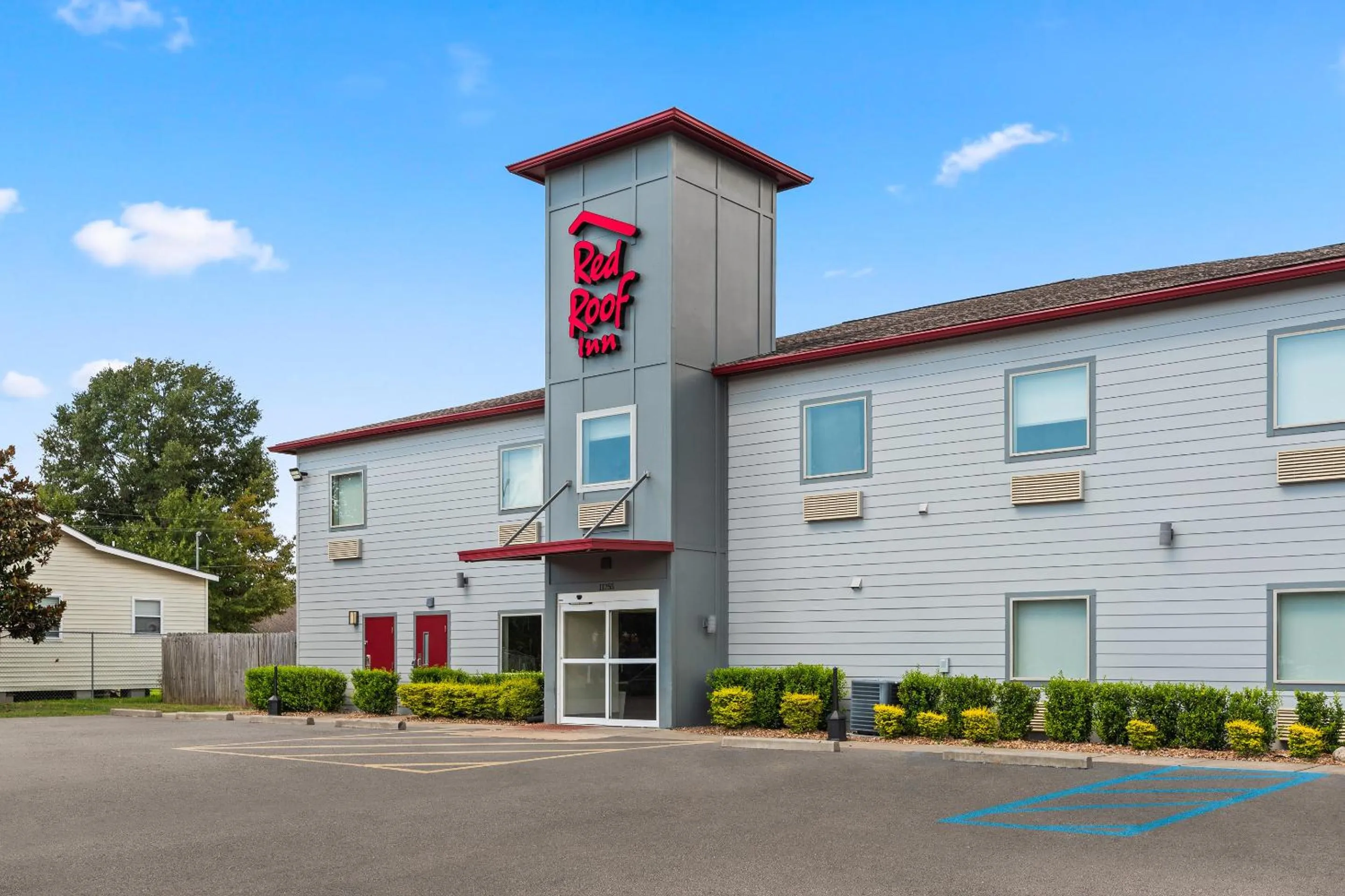 Property building in Red Roof Inn Baton Rouge