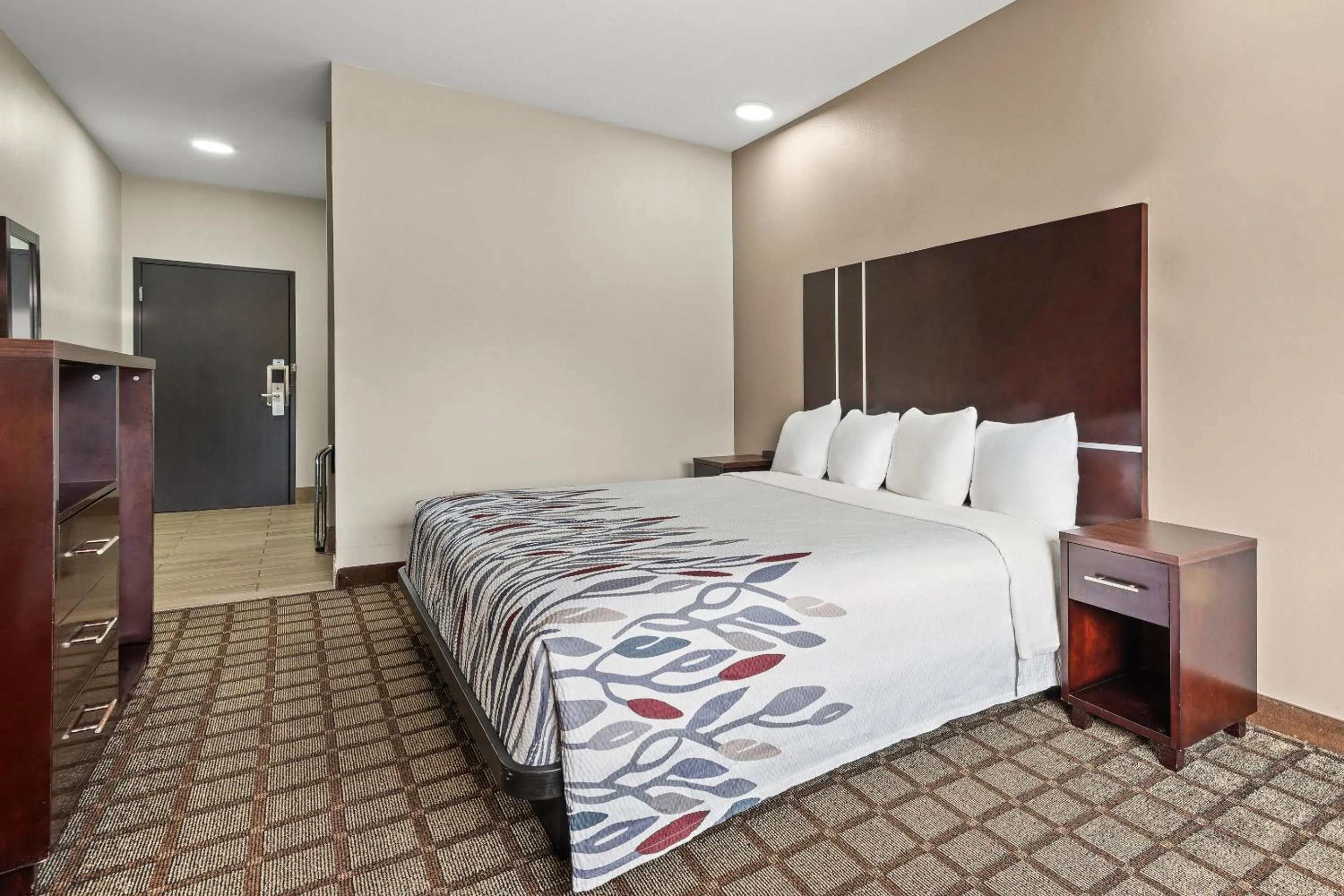 Bedroom, Bed in Red Roof Inn Baton Rouge