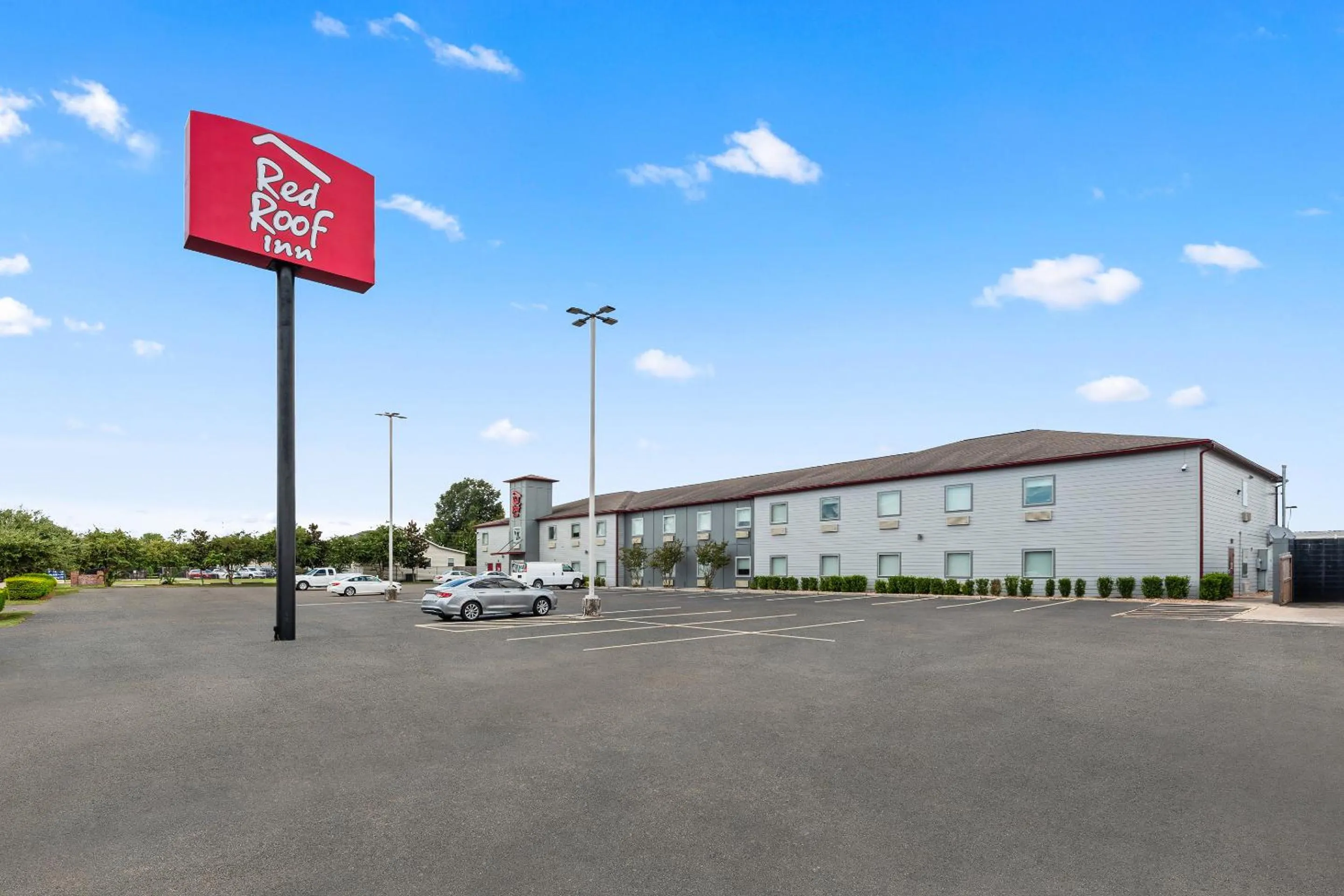 Property building in Red Roof Inn Baton Rouge