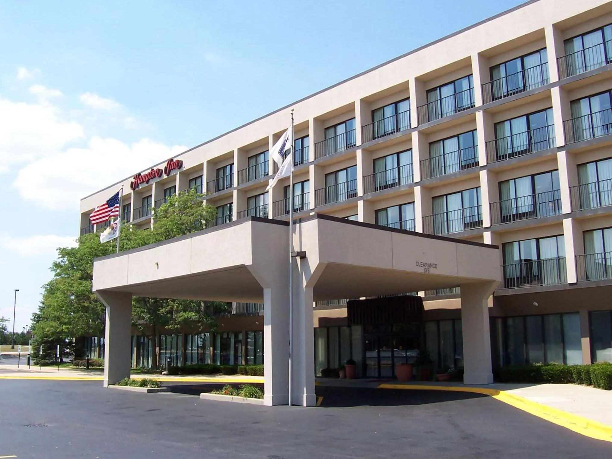 Property building in Hampton Inn Chicago-Gurnee