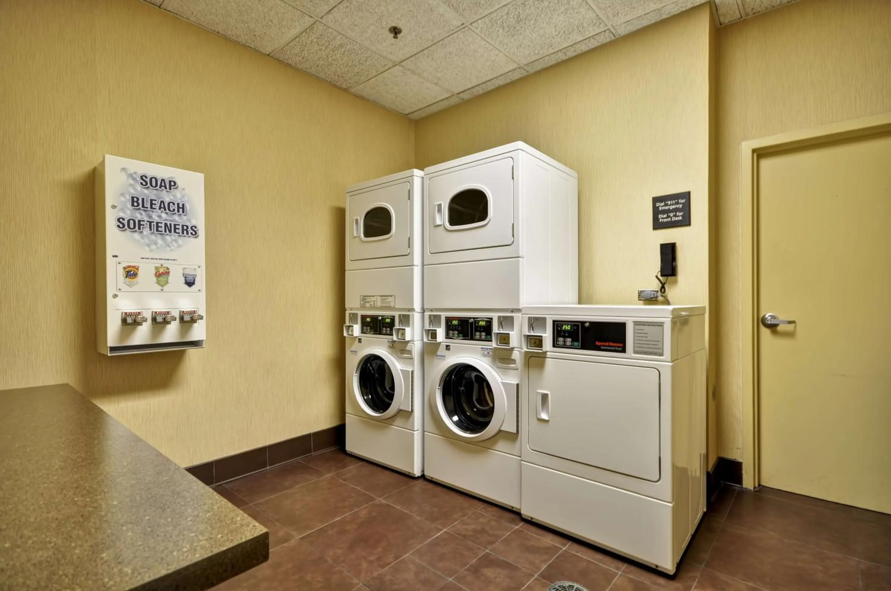 Lobby or reception in Hampton Inn Chicago-Gurnee