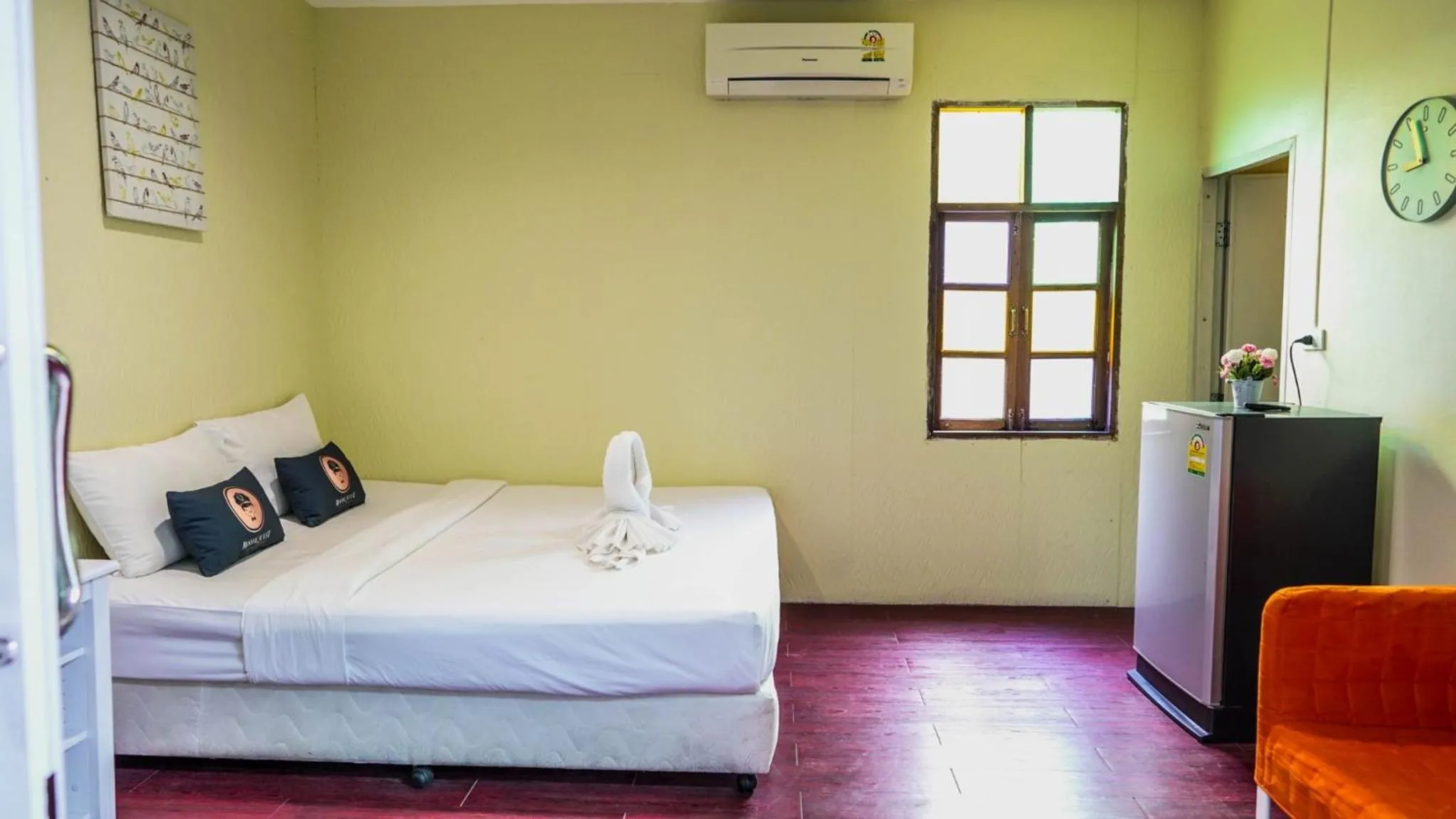 Bedroom, Bed in RoomQuest Amphawa Floating Market