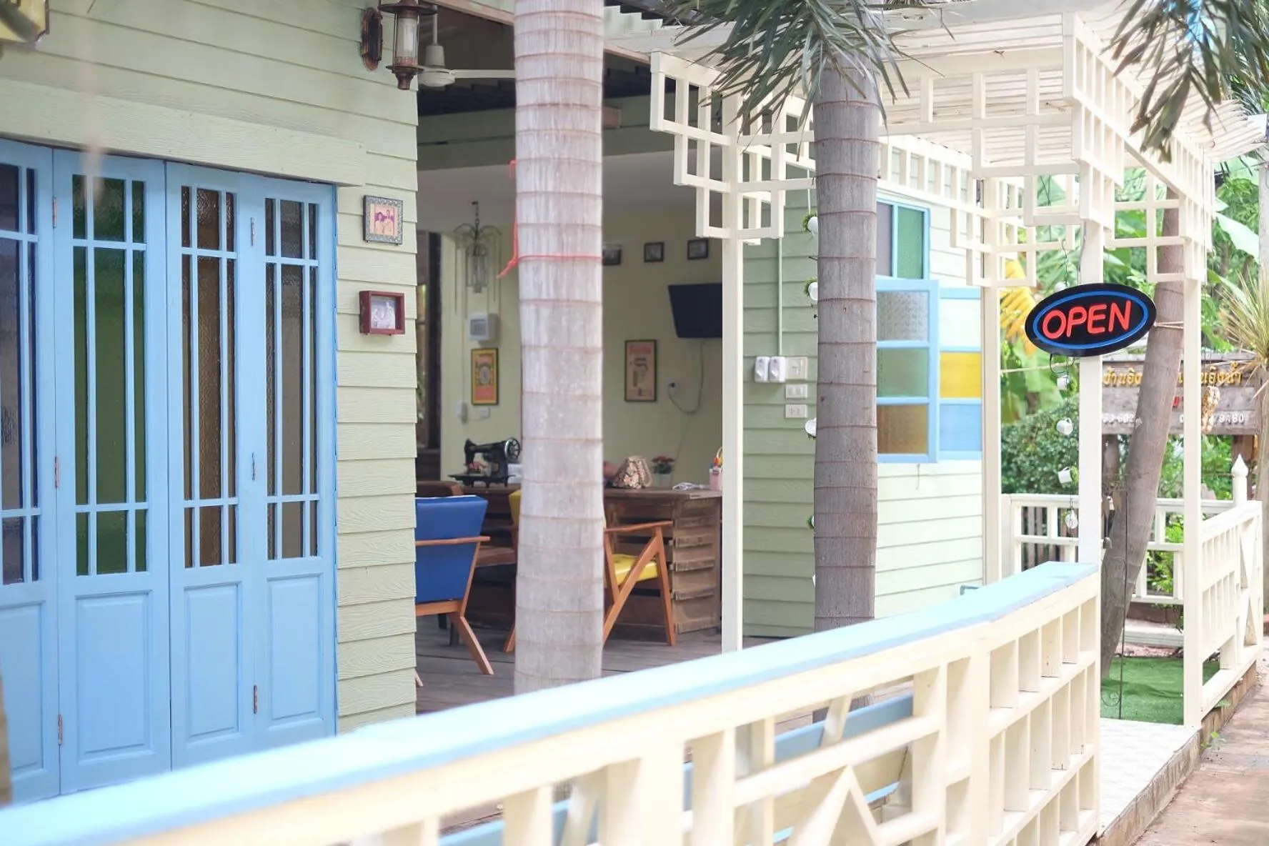 Balcony/Terrace in RoomQuest Amphawa Floating Market