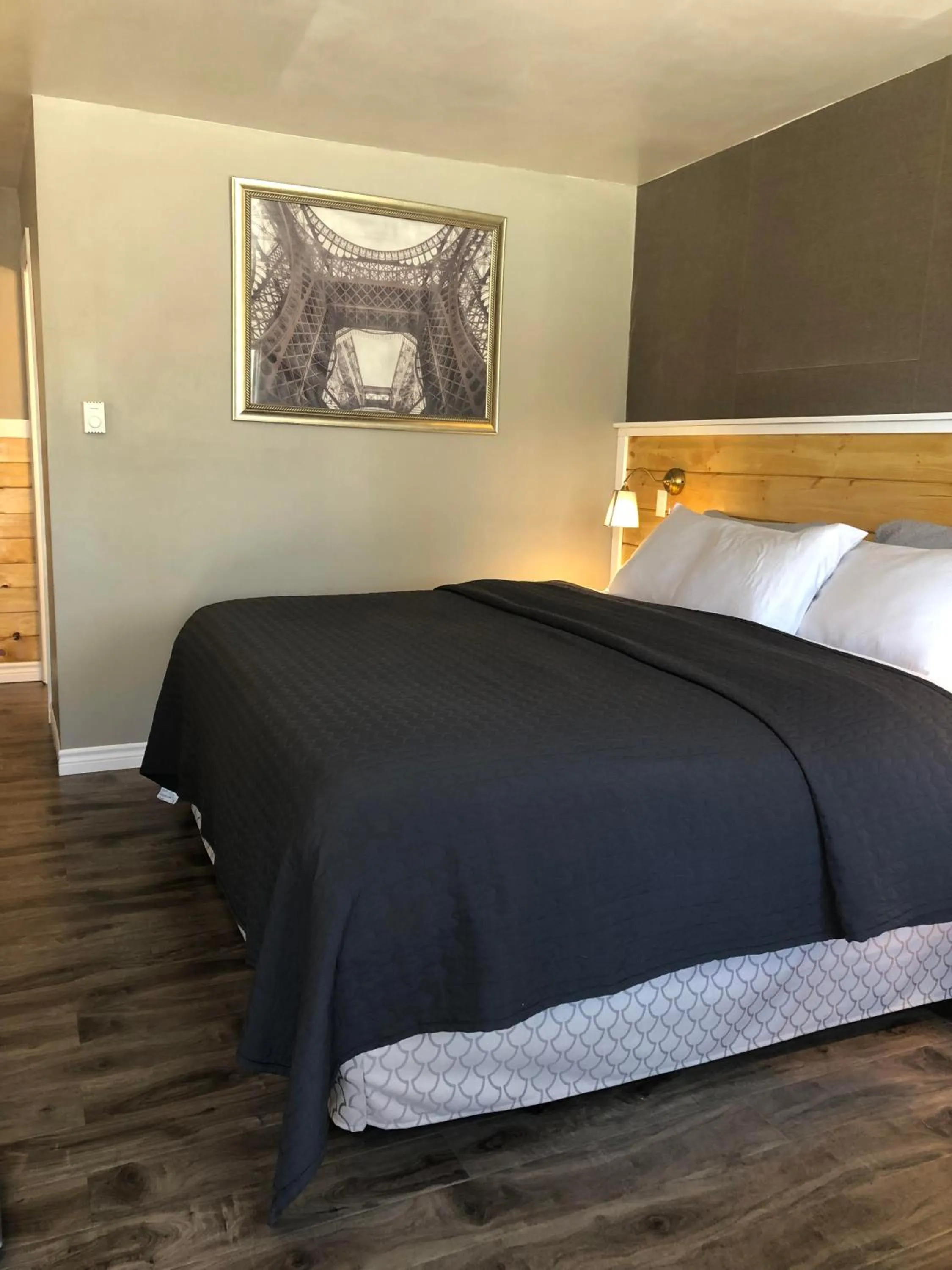 Bedroom, Bed in Greenside Motel