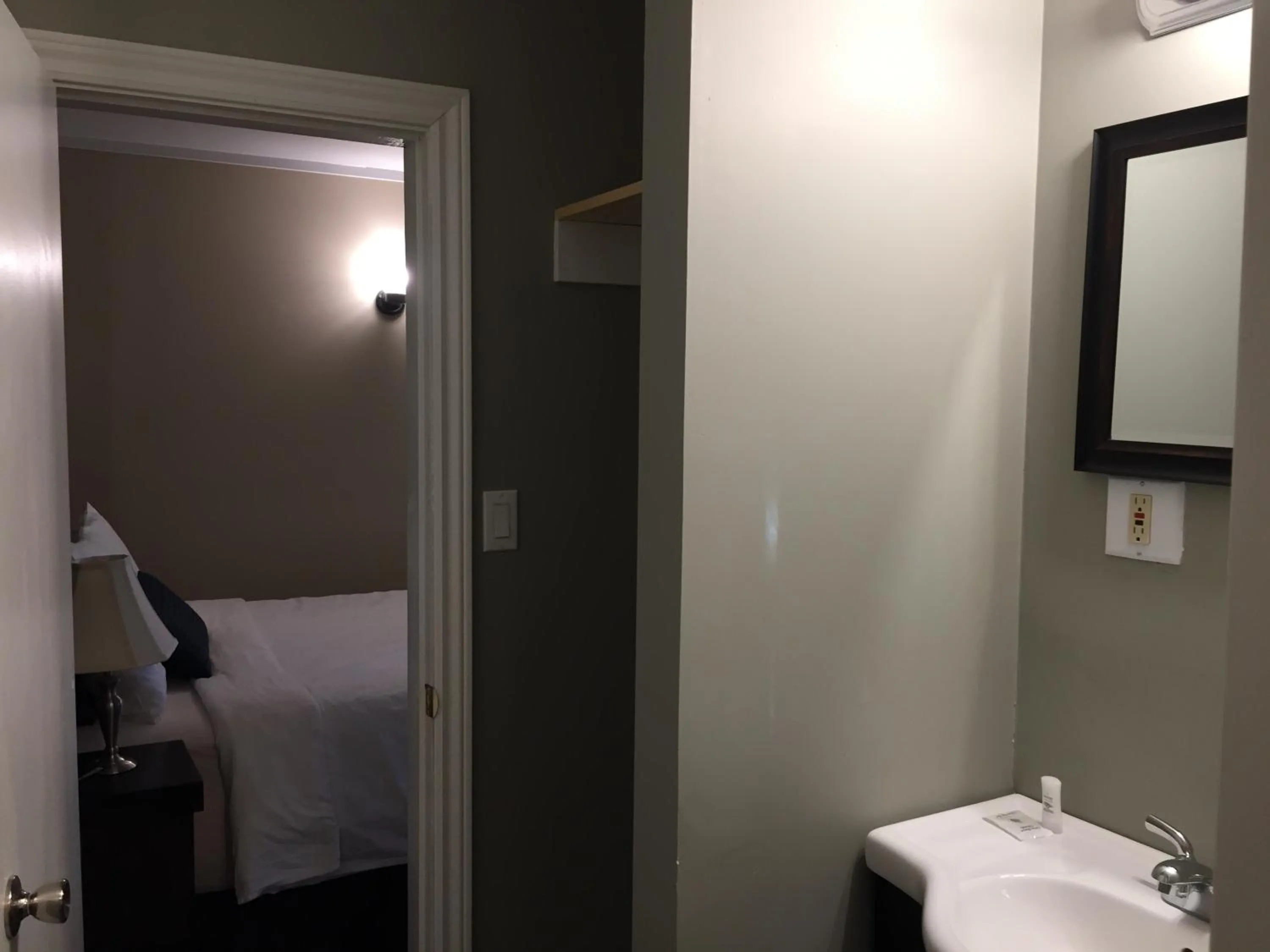 Bed in Greenside Motel