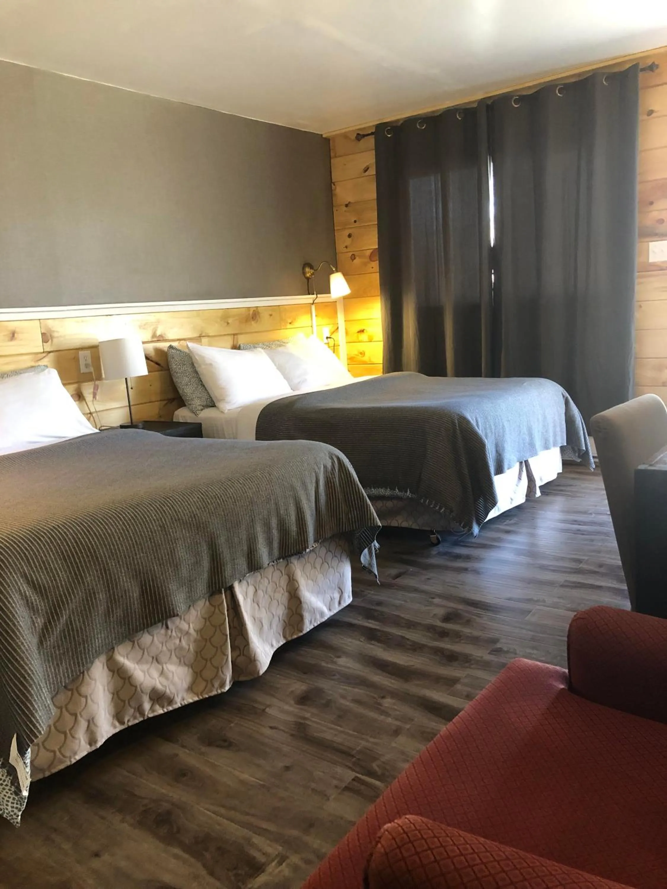 Bedroom, Bed in Greenside Motel