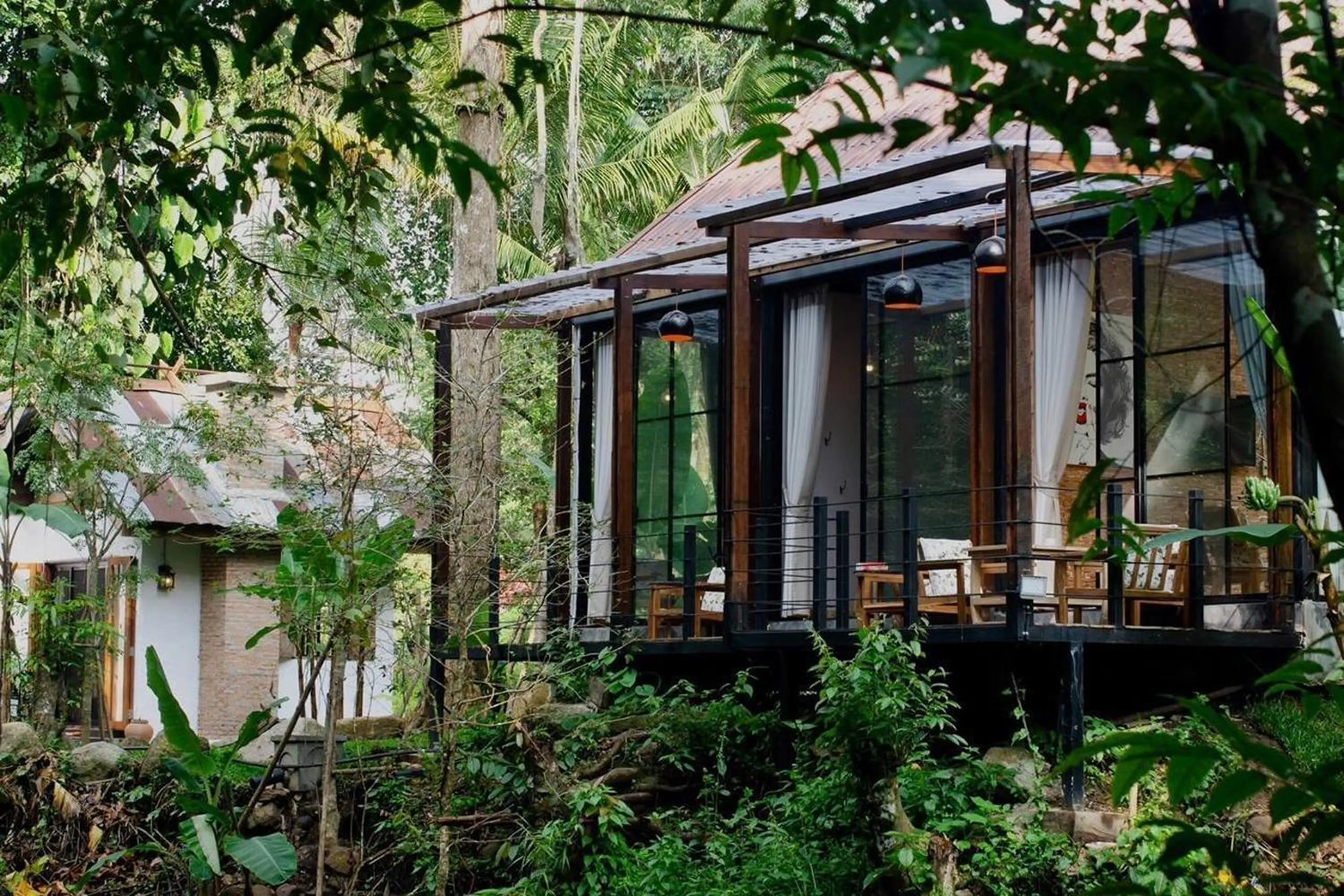 Property building in Voraman Hut