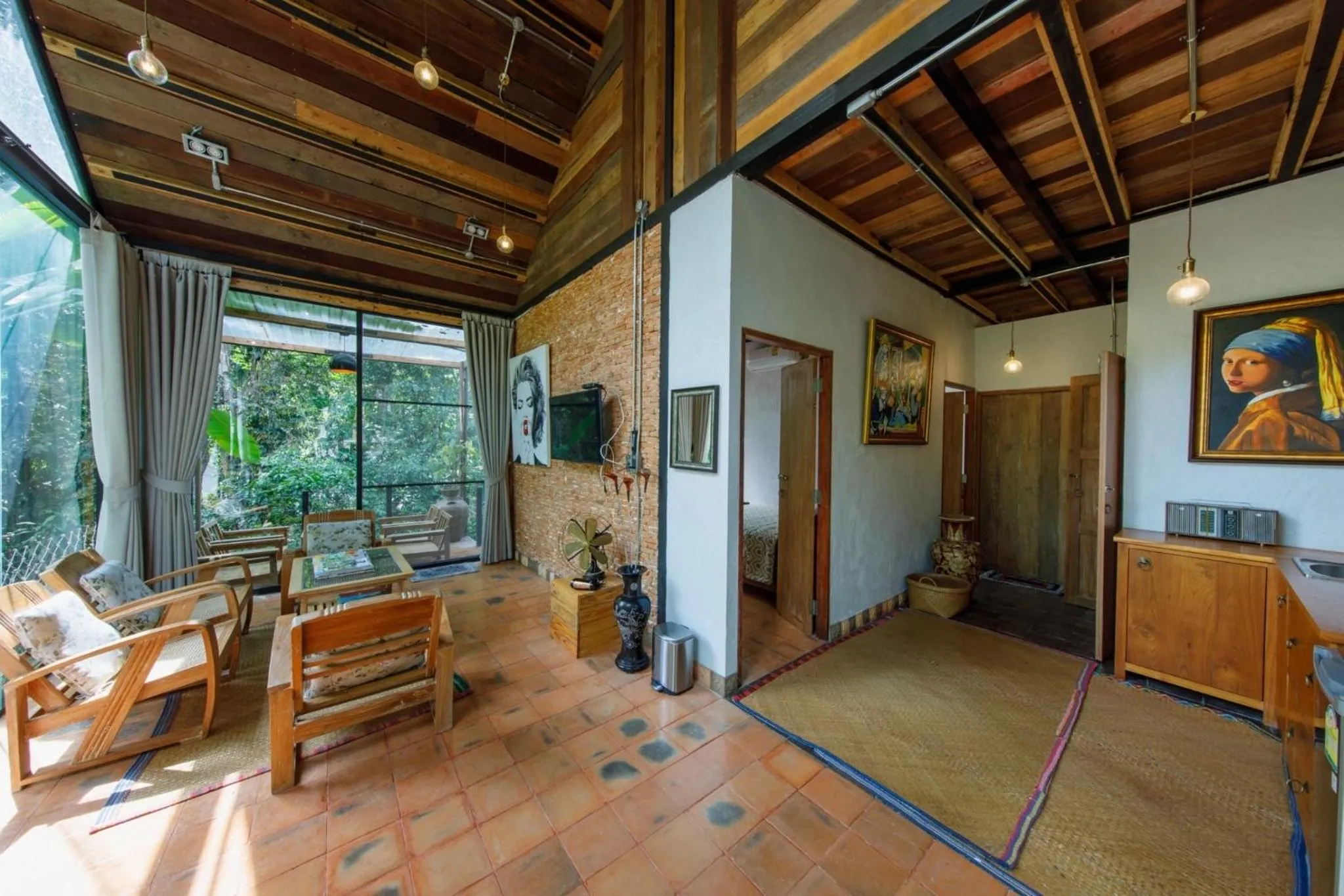 Living room in Voraman Hut