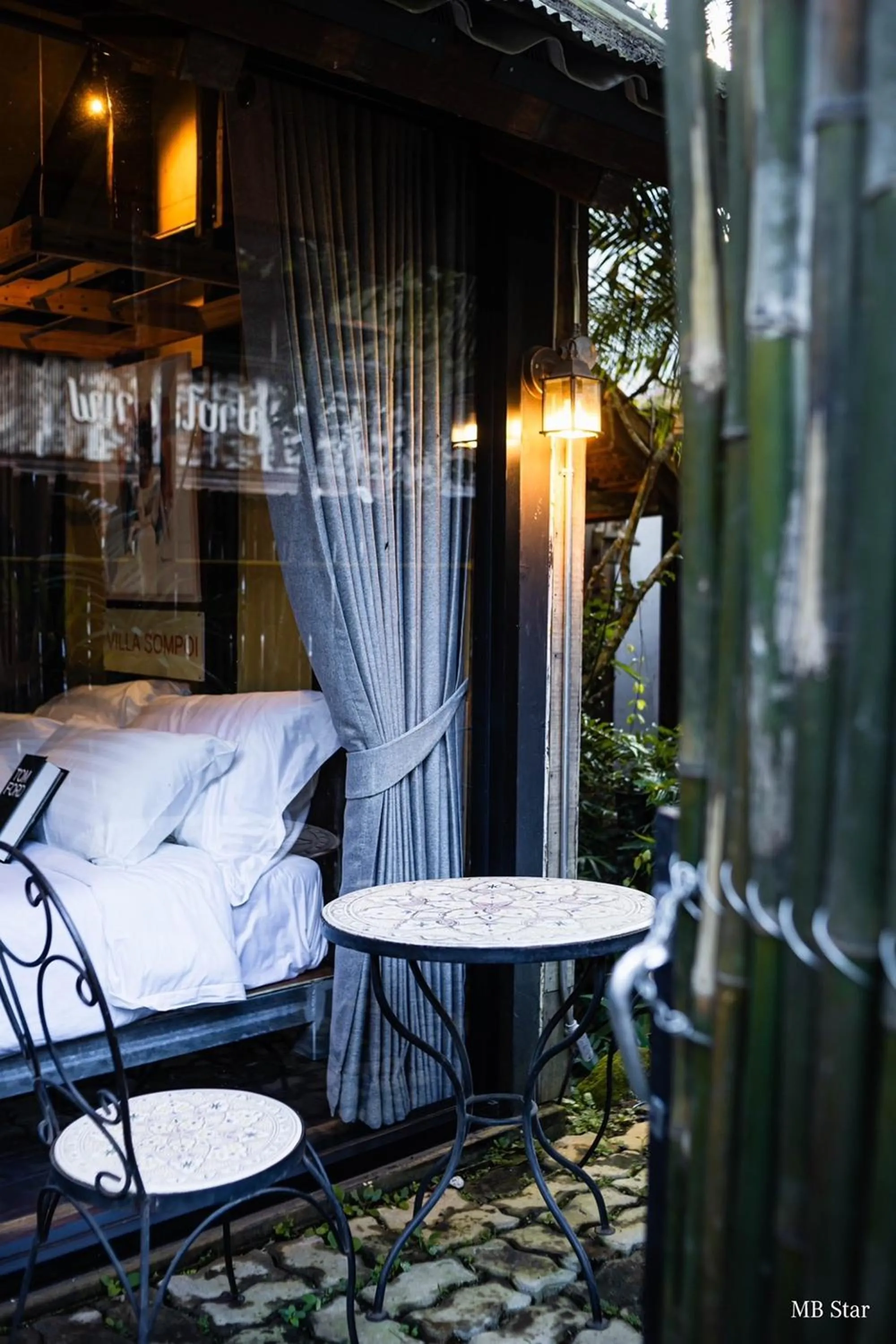 Living room in Voraman Hut