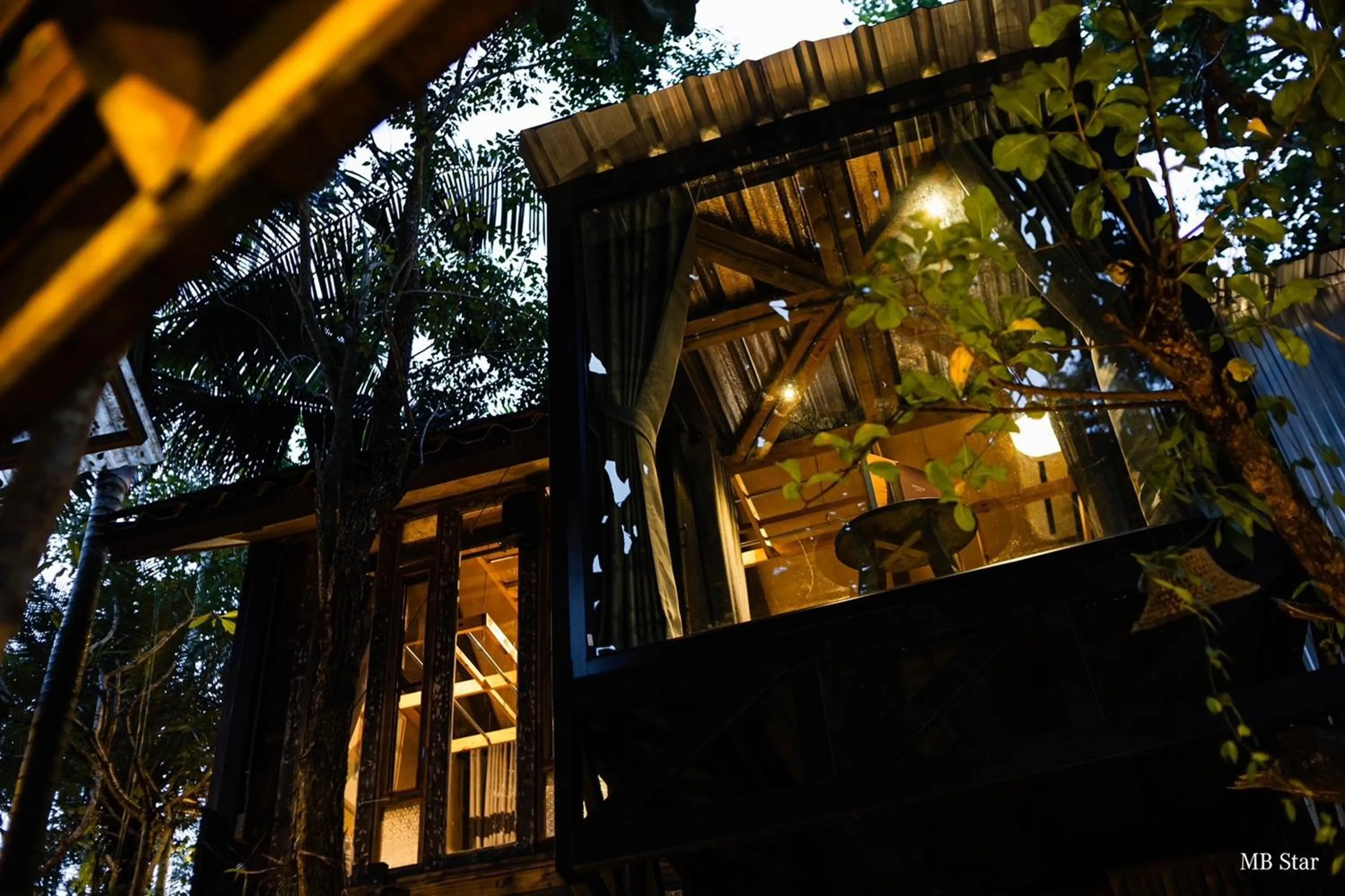 Property building in Voraman Hut