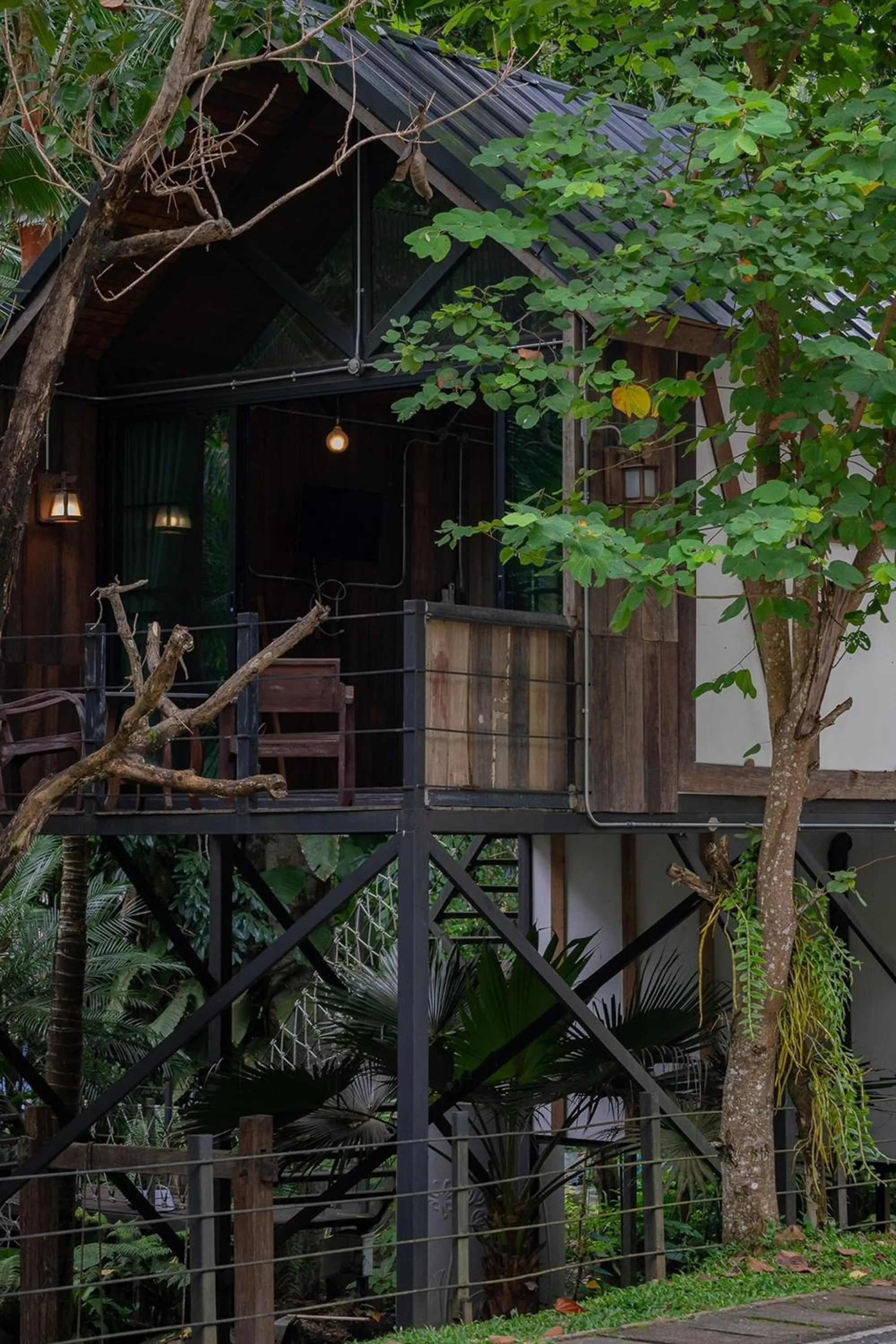 Property building in Voraman Hut