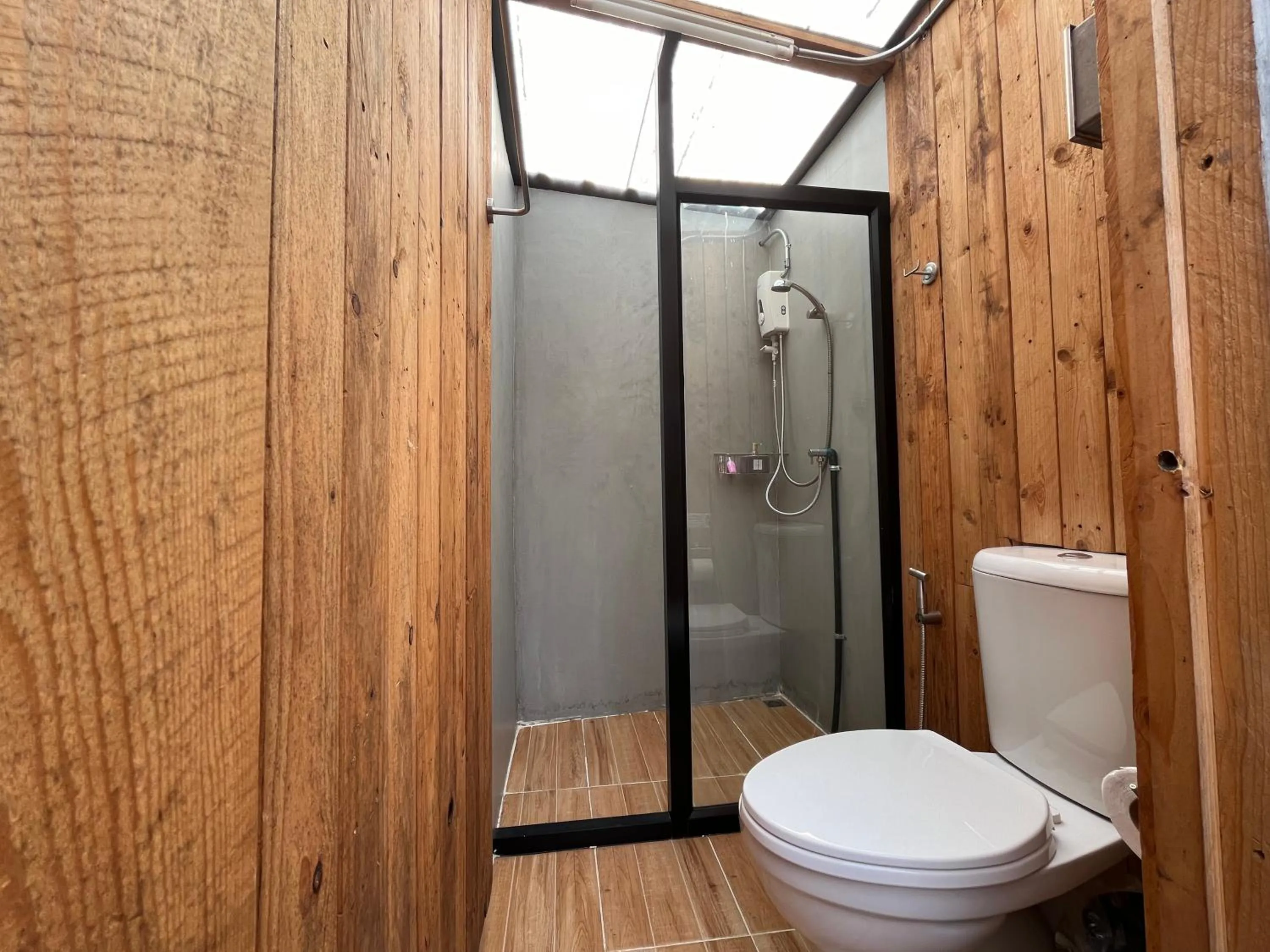 Toilet in Voraman Hut