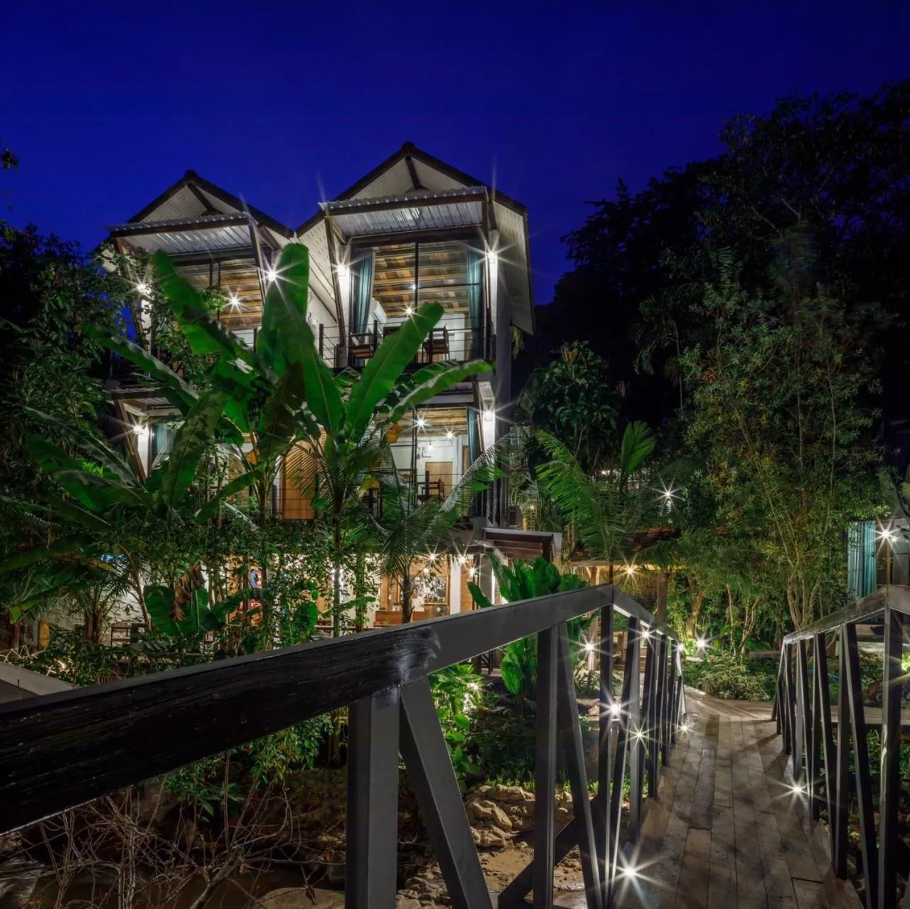 Night in Voraman Hut