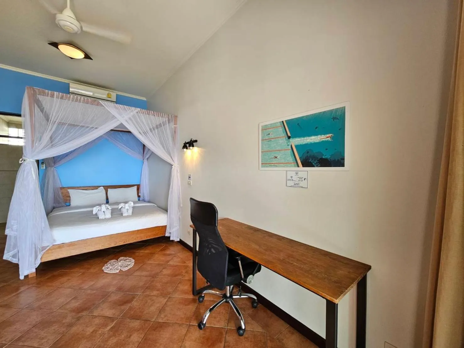 Bed in Baan Jai Dee Beach Front Hotel