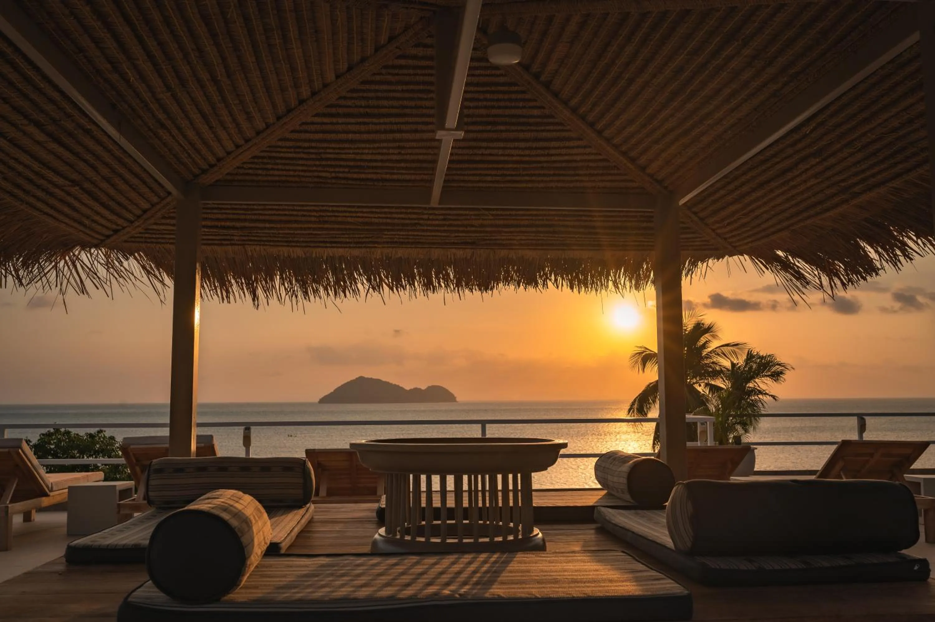 Property building in Baan Jai Dee Beach Front Hotel