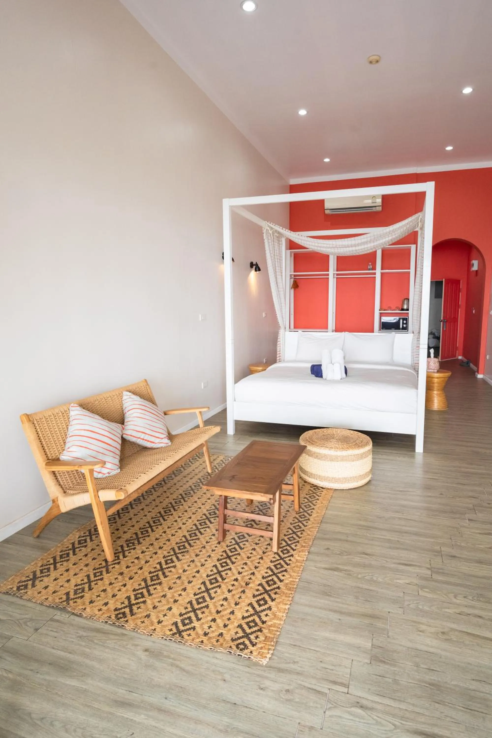 Bed in Baan Jai Dee Beach Front Hotel