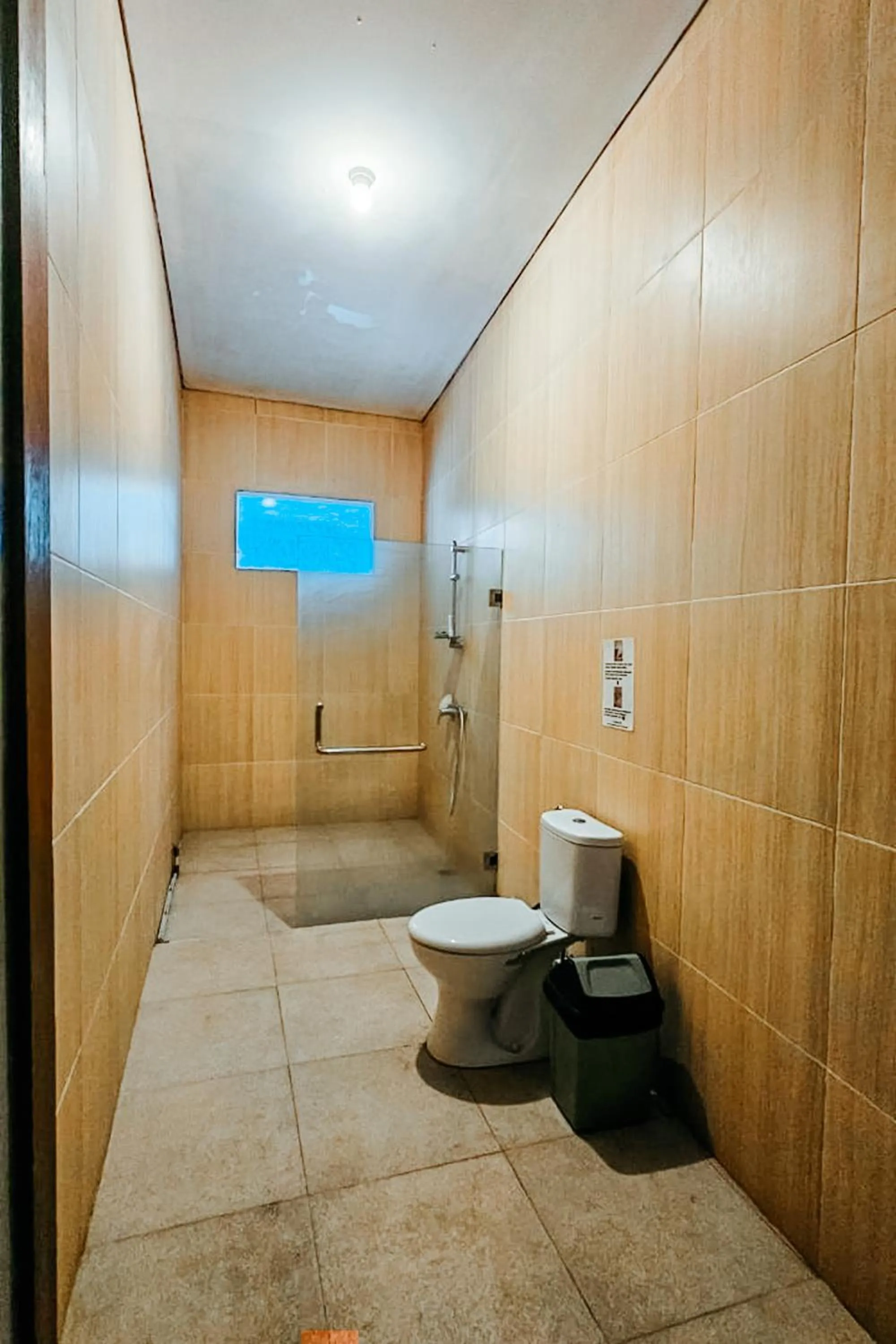 Shower in Margarita Surf Hostel Canggu