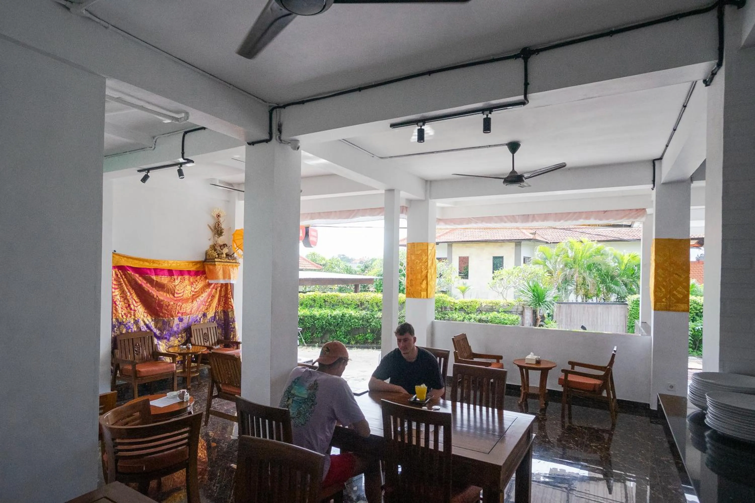 Restaurant/places to eat in Margarita Surf Hostel Canggu