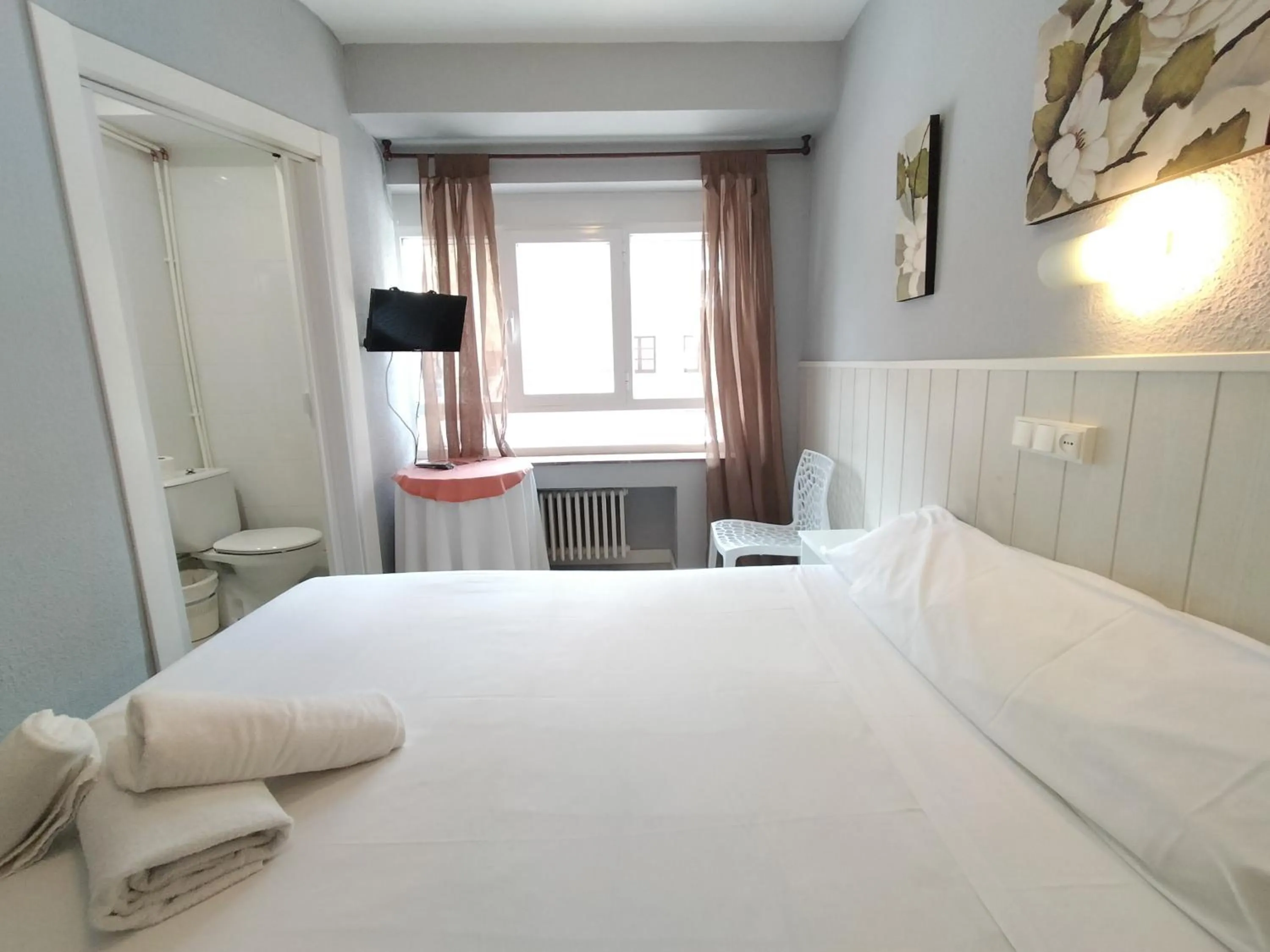 Bed in Hostal Albero by gaiarooms