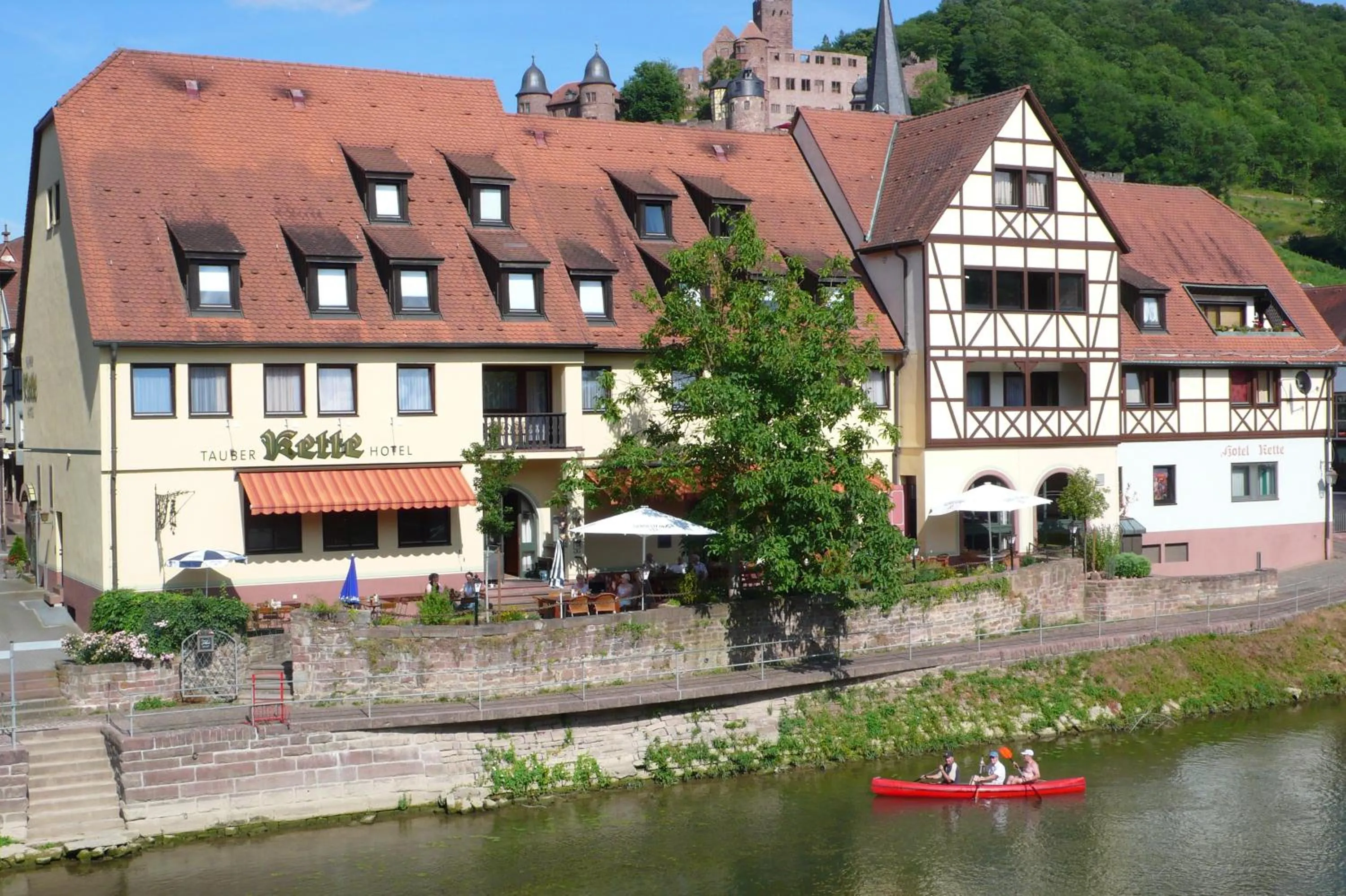 Facade/entrance in Tauberhotel Kette