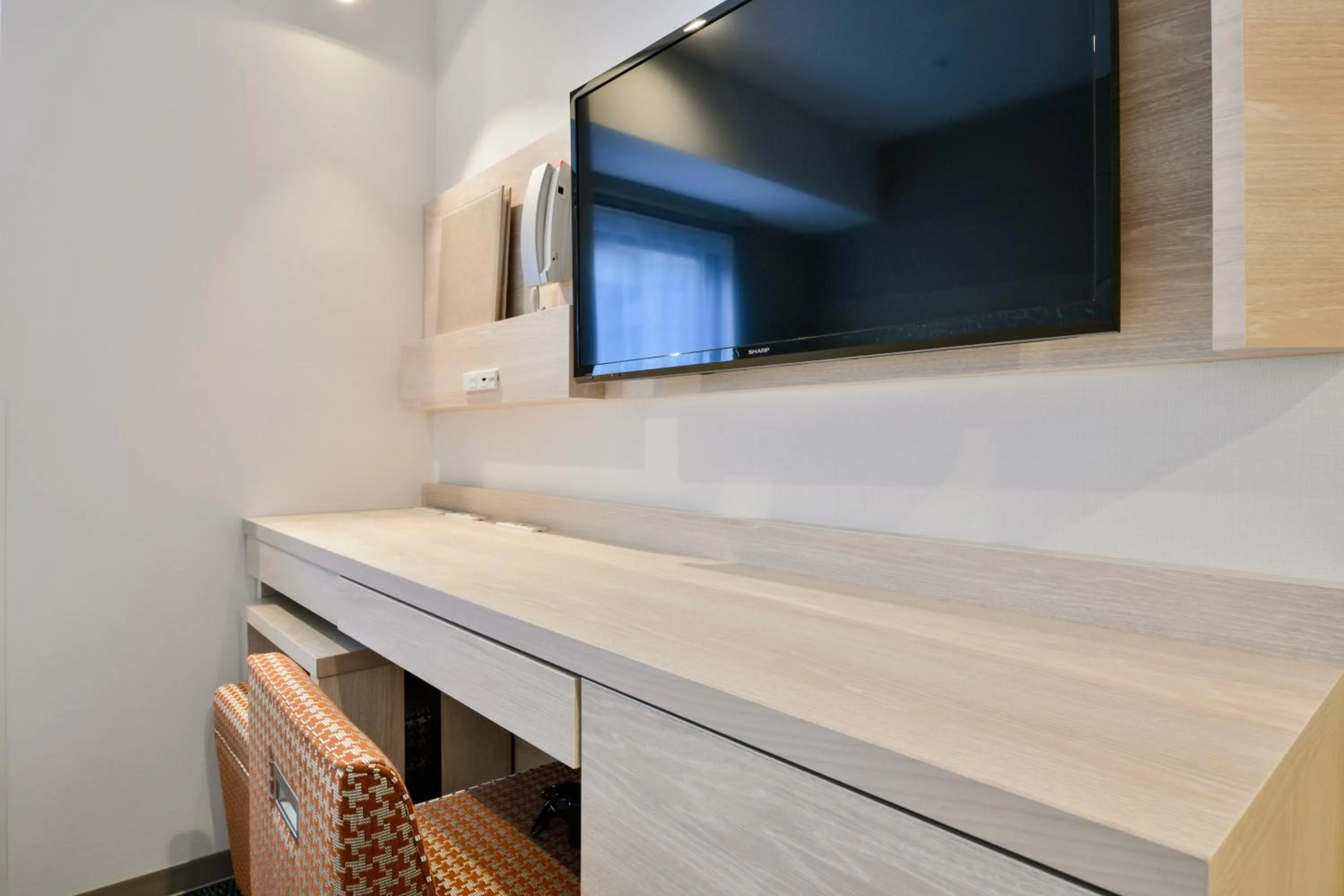 TV and multimedia in Vessel Inn Chiba Ekimae