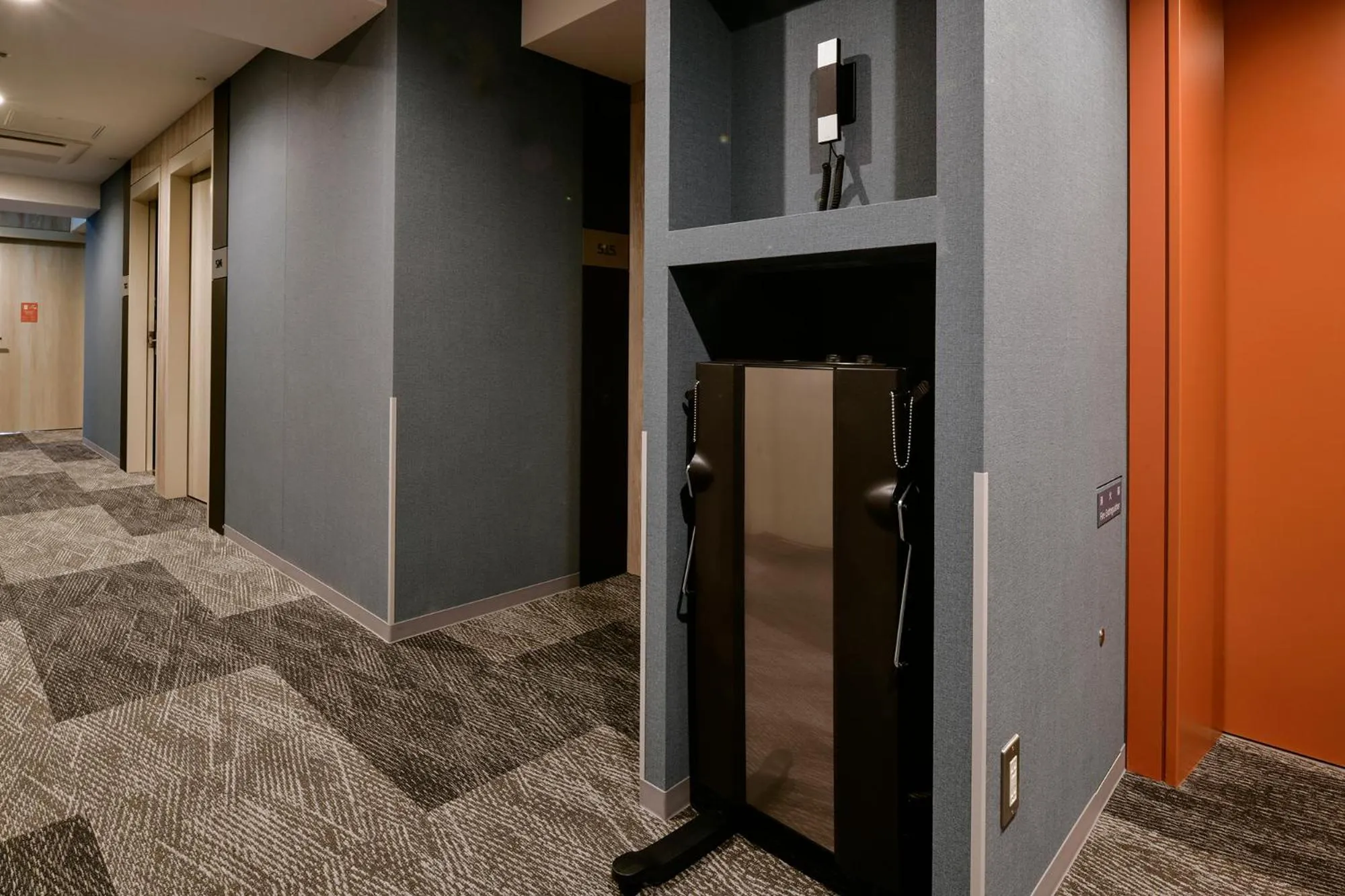 trouser press in Vessel Inn Chiba Ekimae