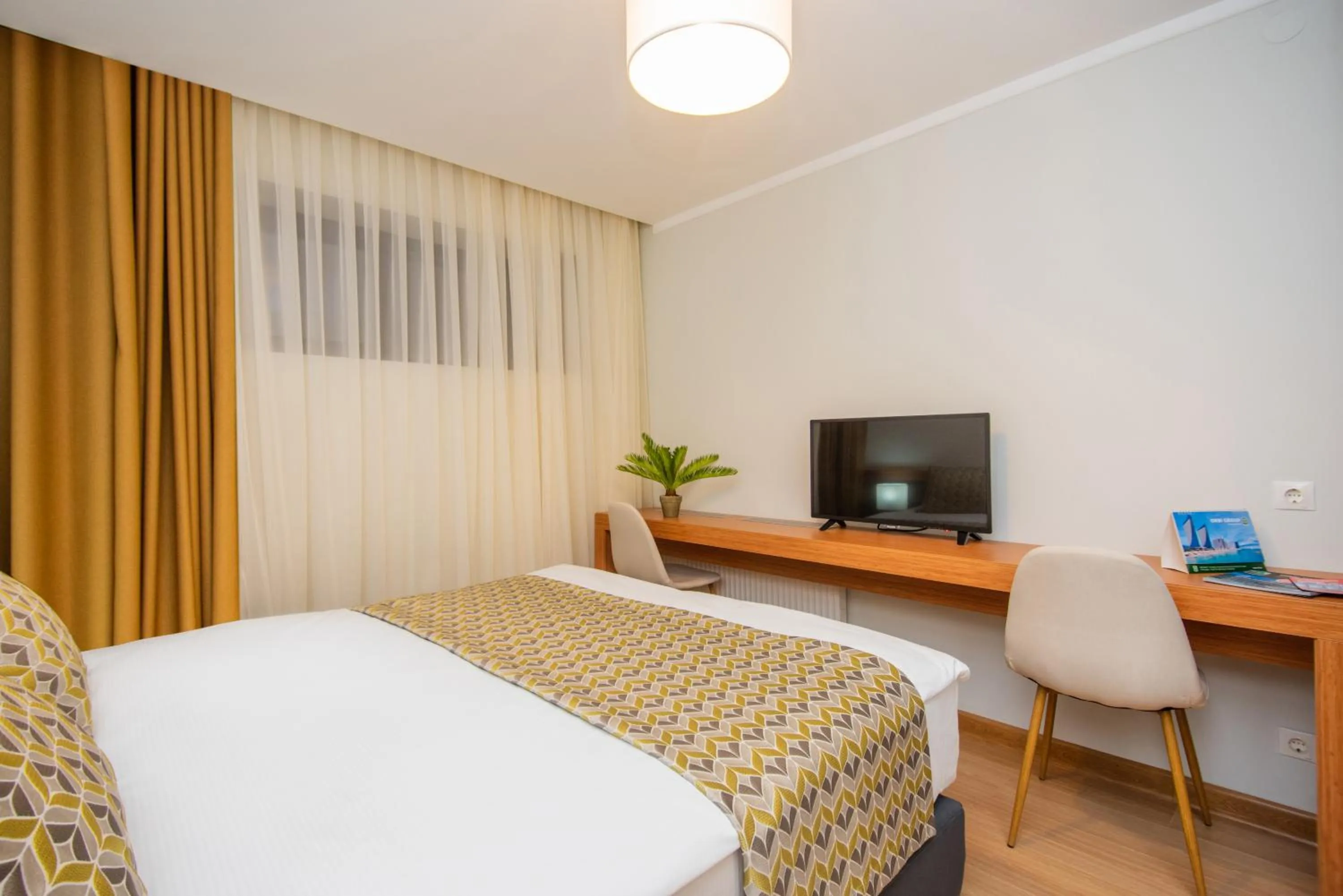 Photo of the whole room, Bed in Orbi Palace Hotel Official