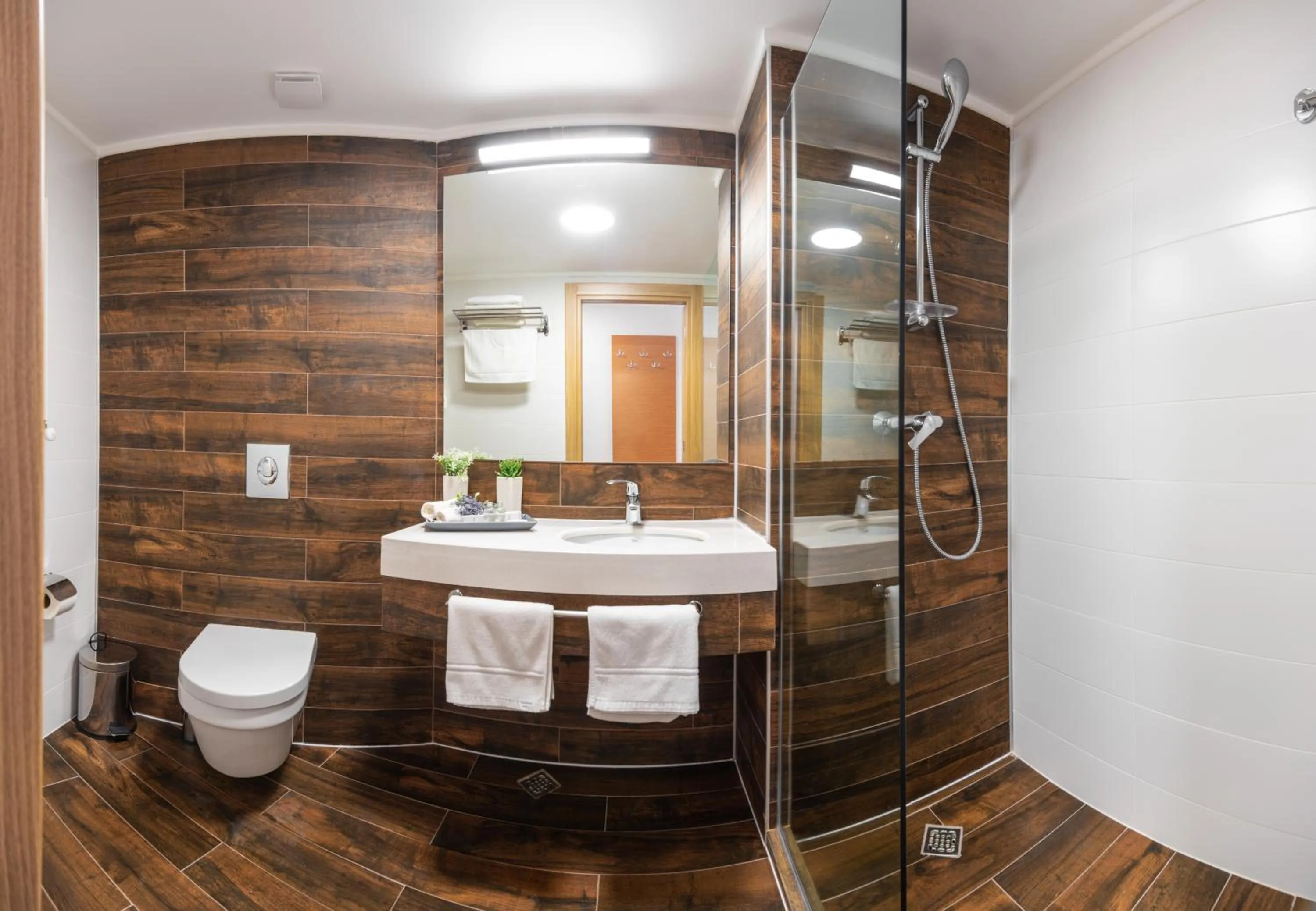 Bathroom in Orbi Palace Hotel Official