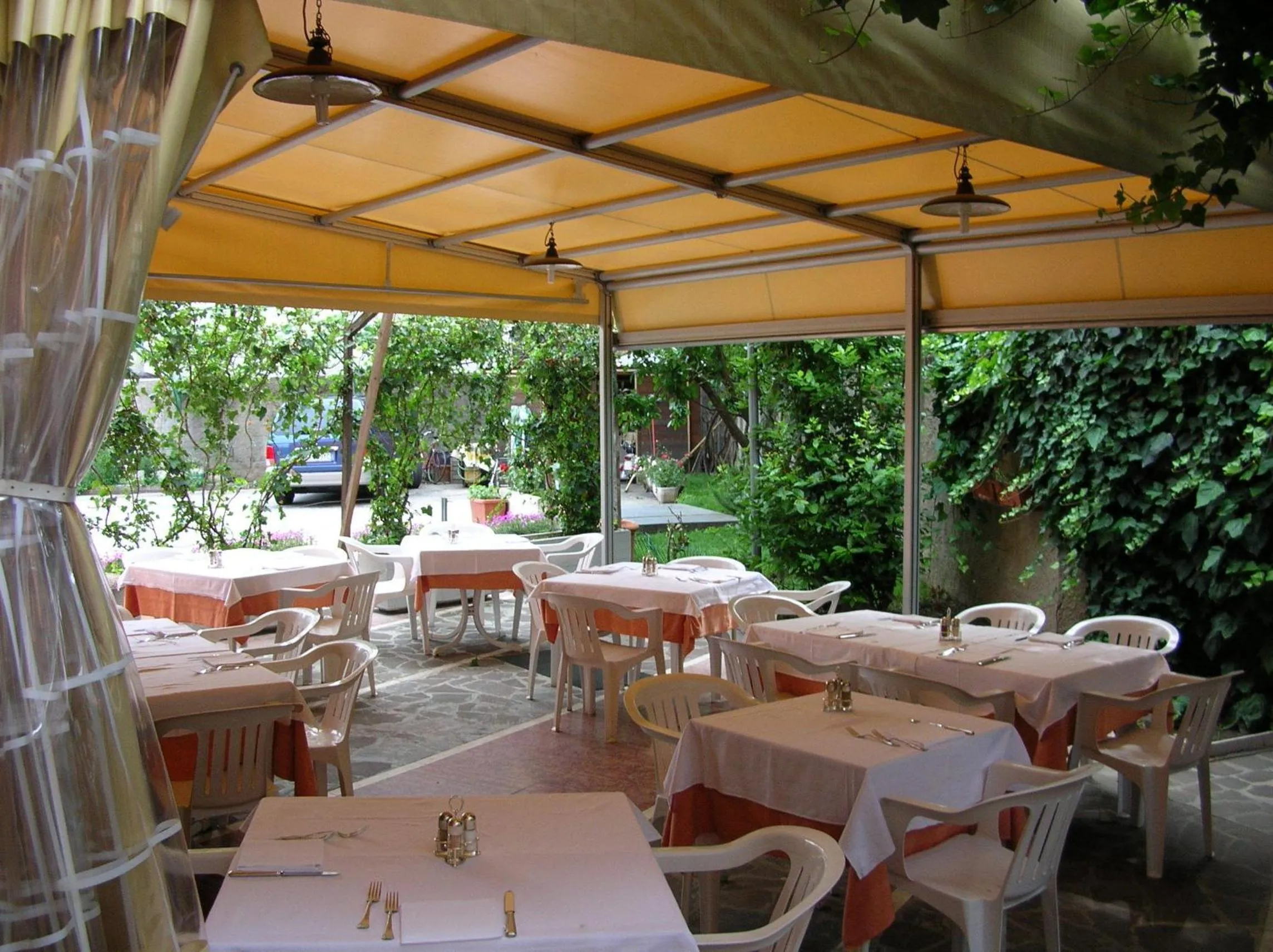 Summer in Hotel Drago