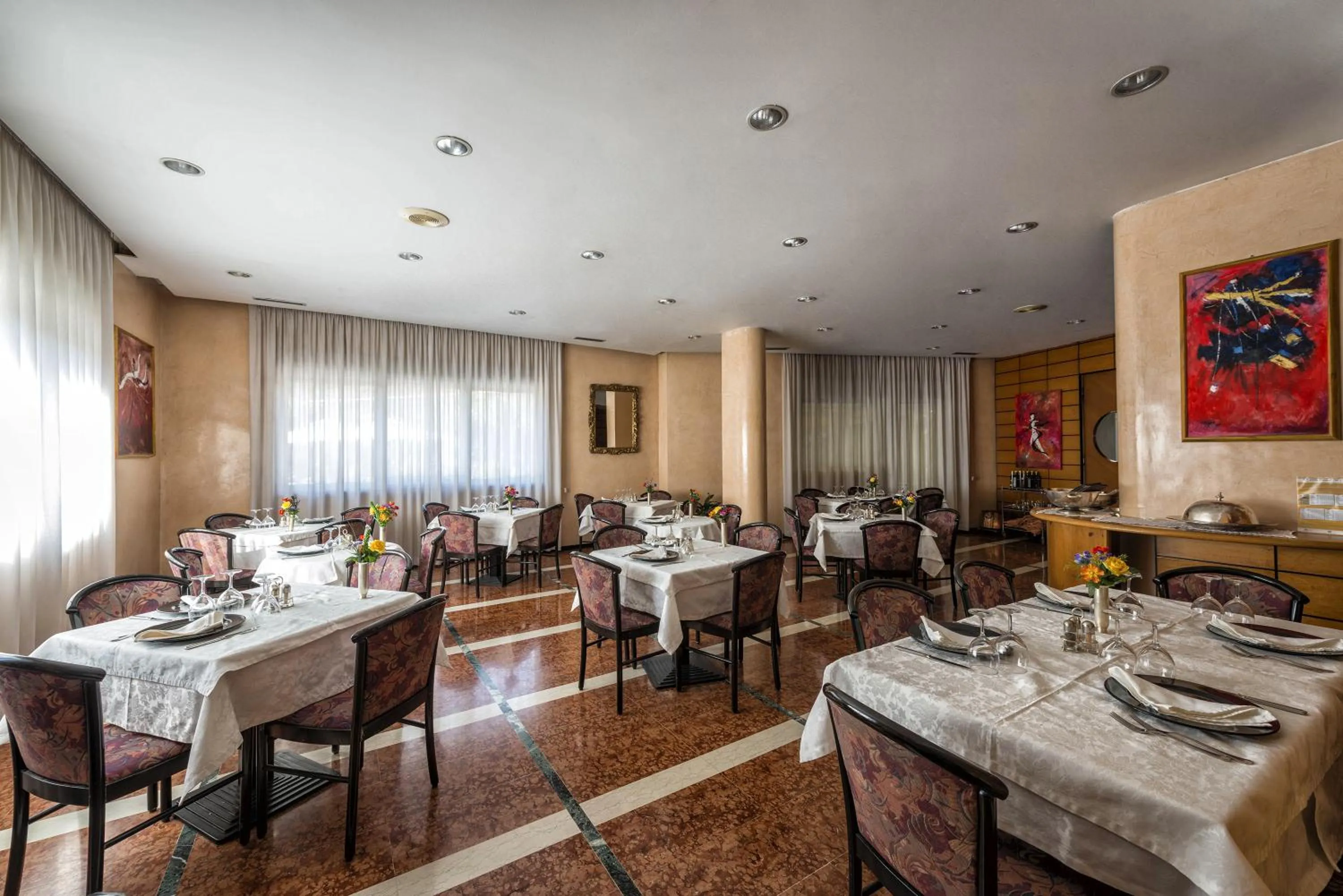 Restaurant/places to eat in Hotel Drago