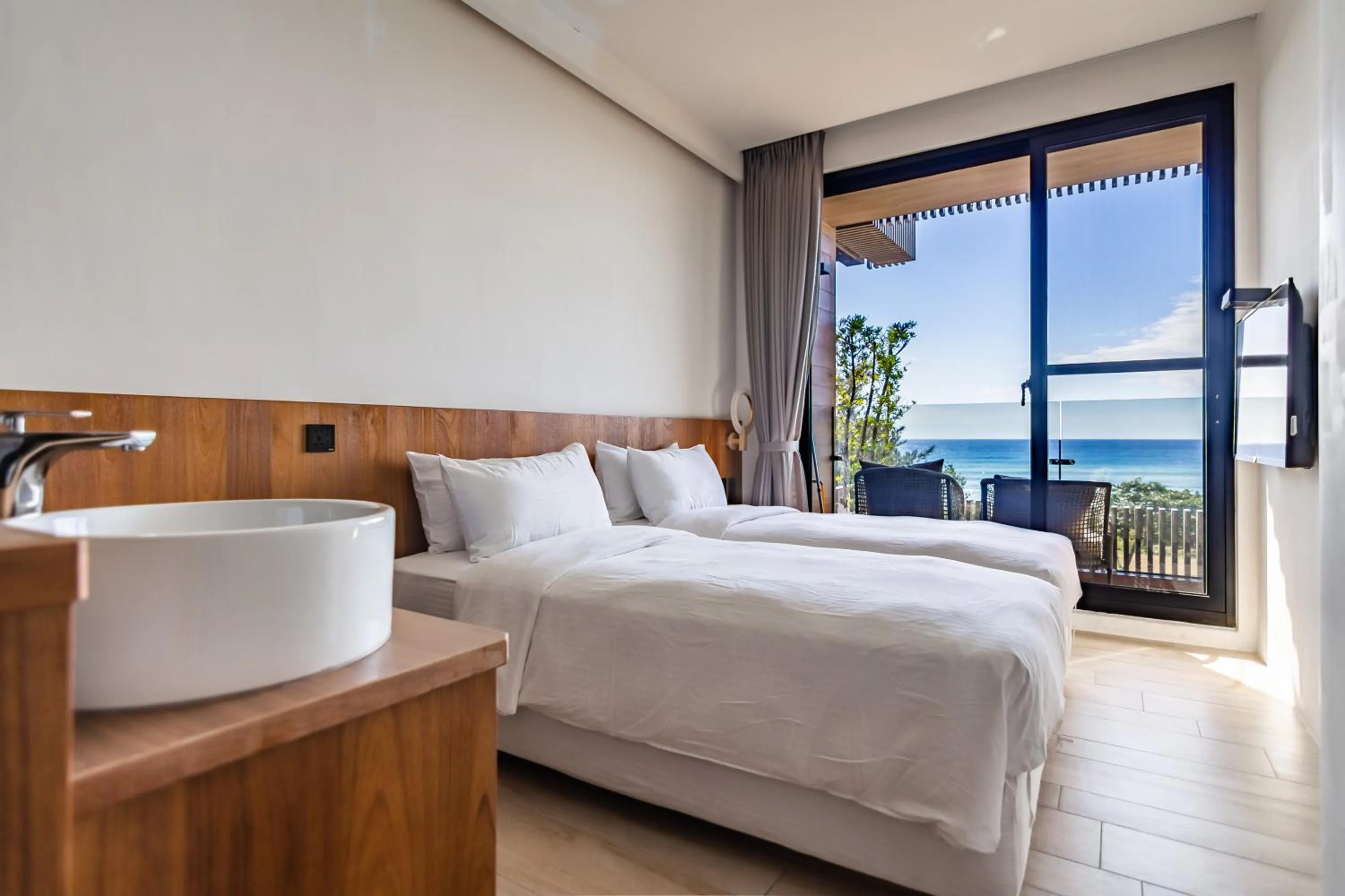 Photo of the whole room, Bed in Kenting Sea Wall 112