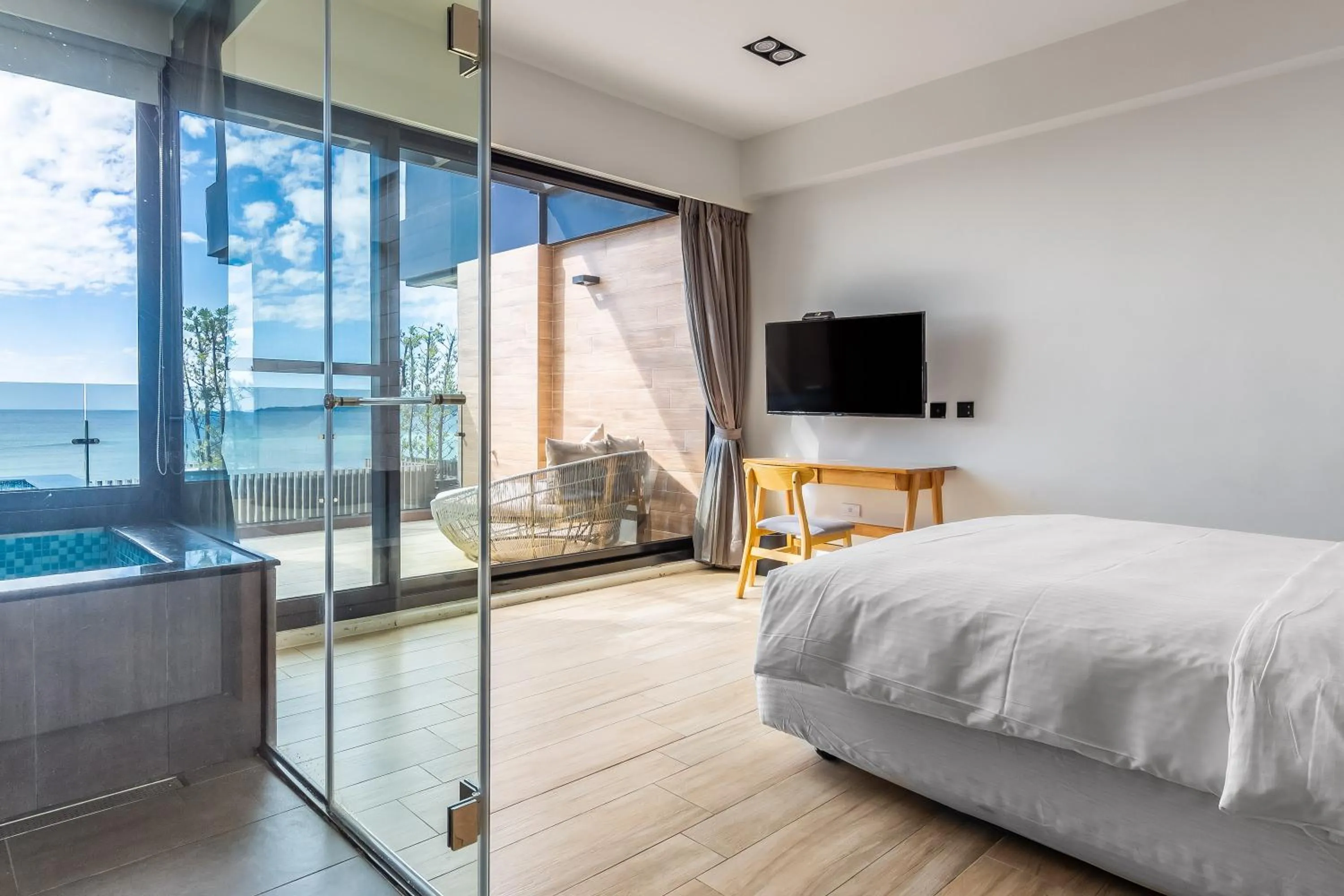 Photo of the whole room, Bed in Kenting Sea Wall 112