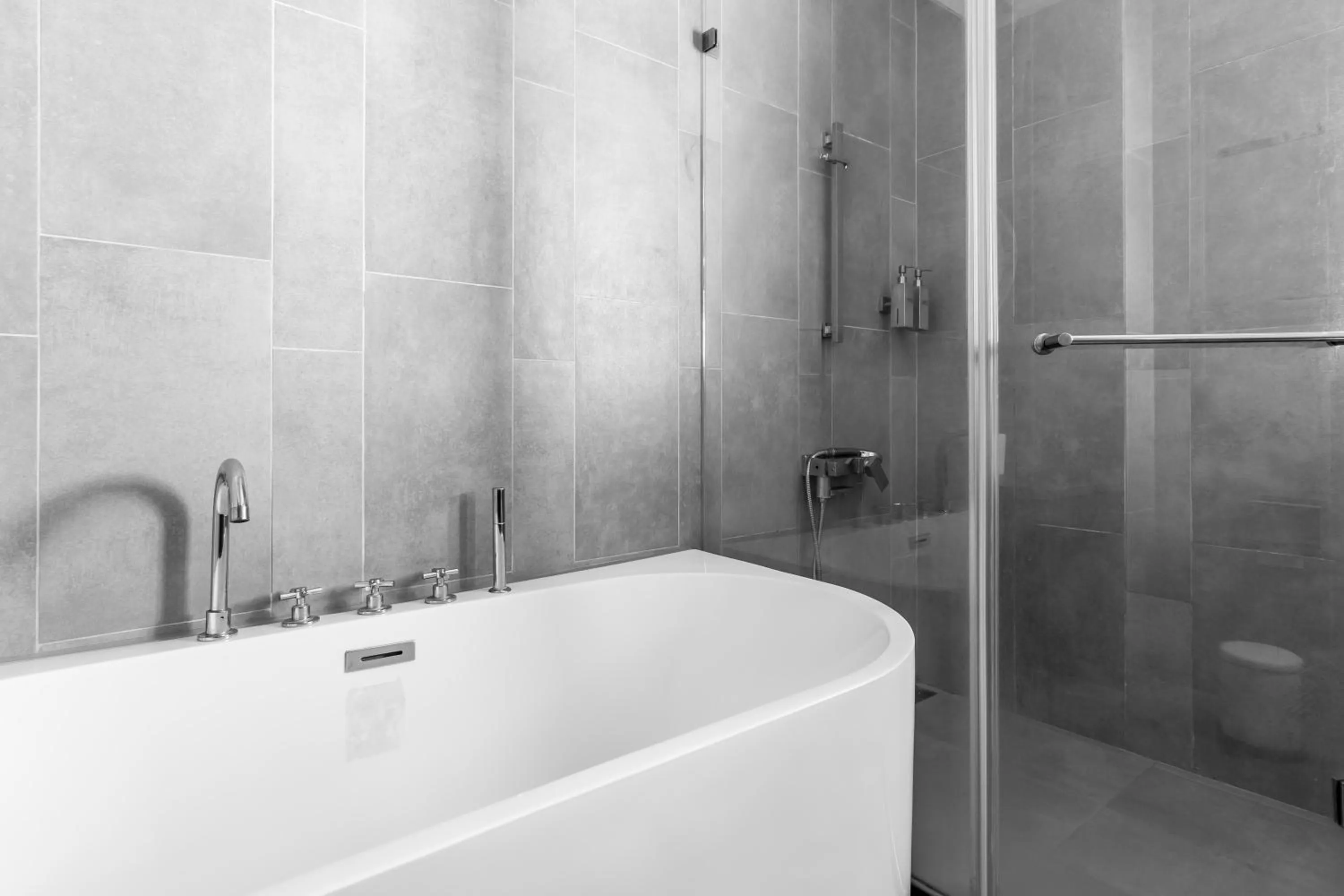 Bath in Kenting Sea Wall 112