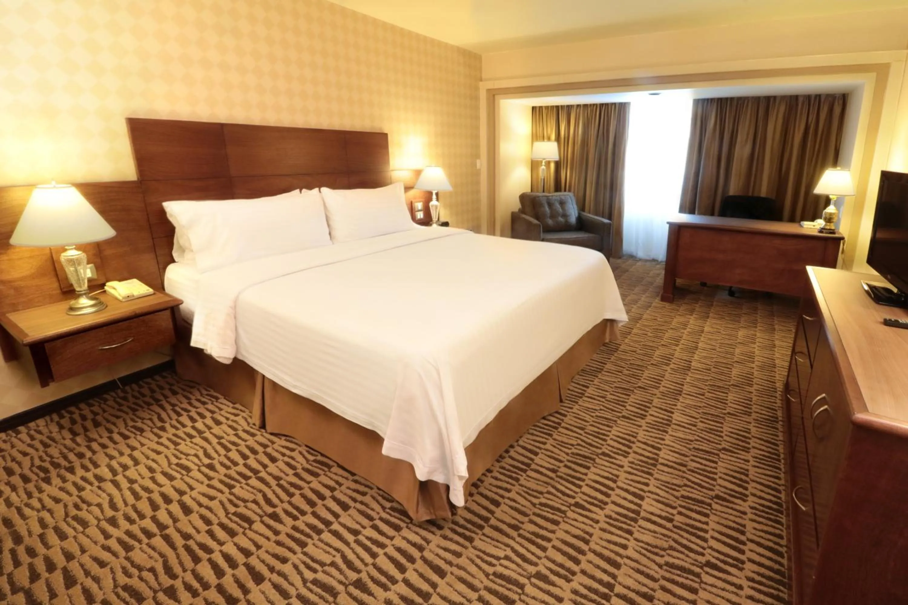 Photo of the whole room, Bed in Holiday Inn Monterrey Norte by IHG