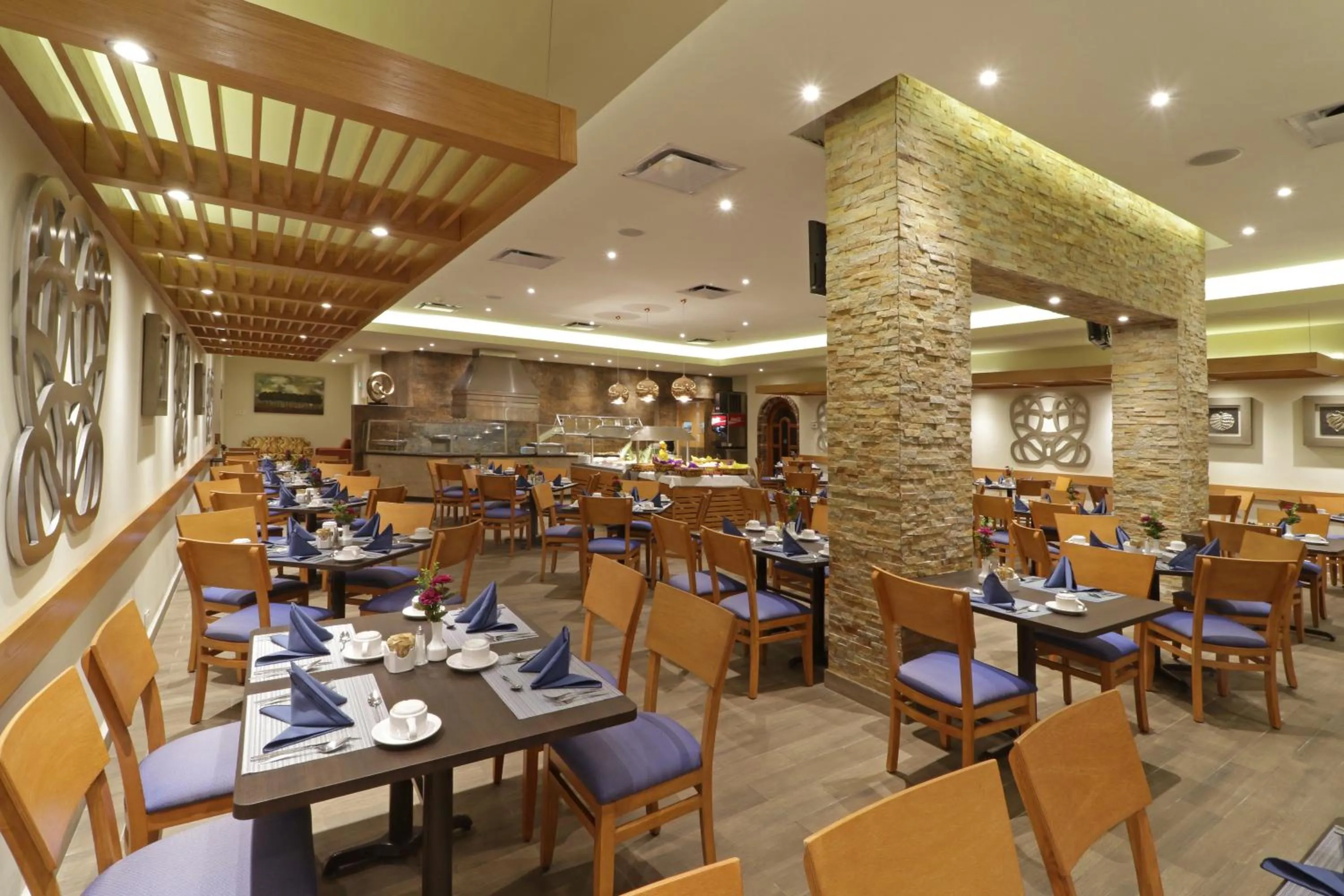 Restaurant/places to eat in Holiday Inn Monterrey Norte by IHG