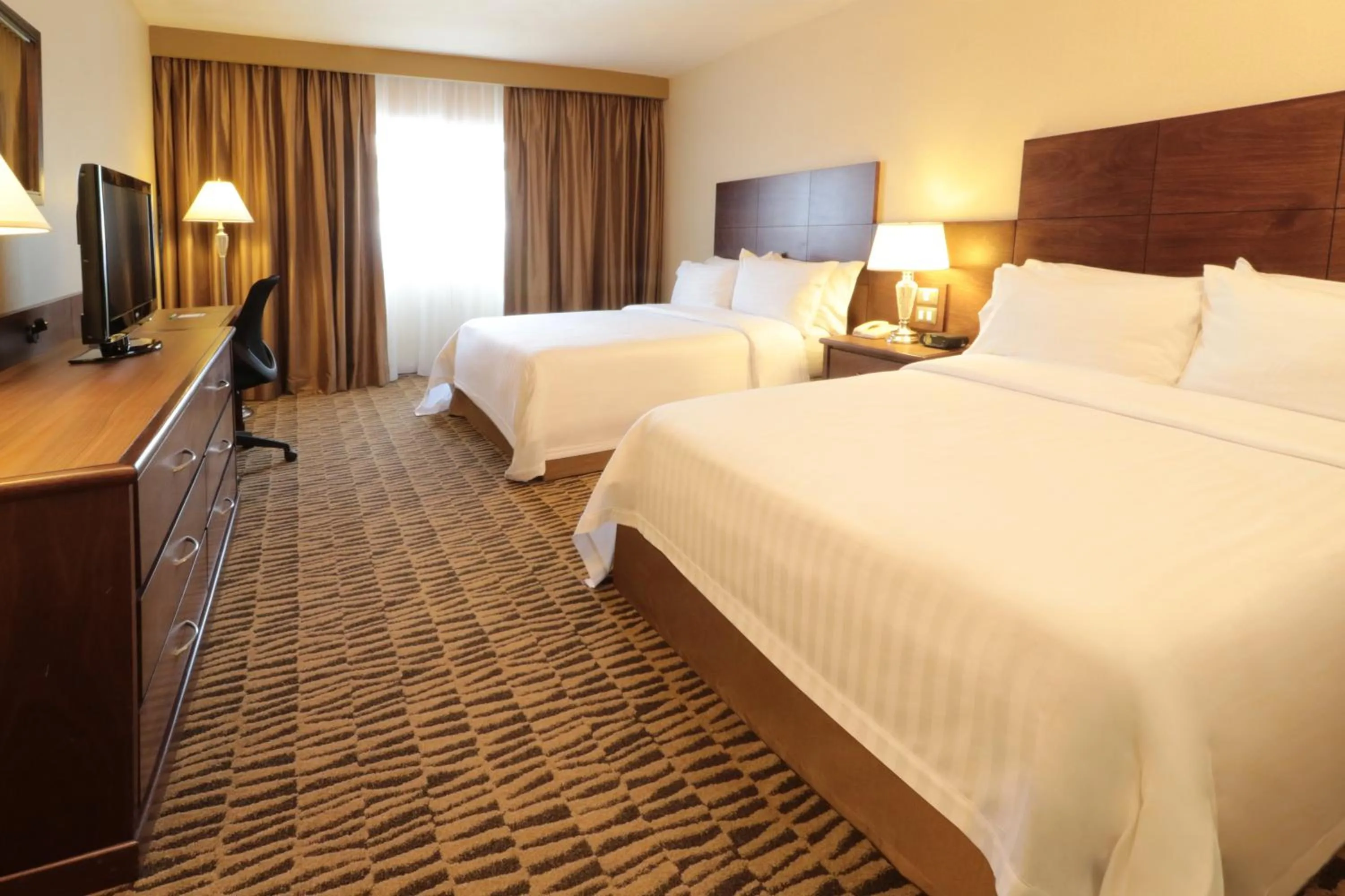 Photo of the whole room, Bed in Holiday Inn Monterrey Norte by IHG