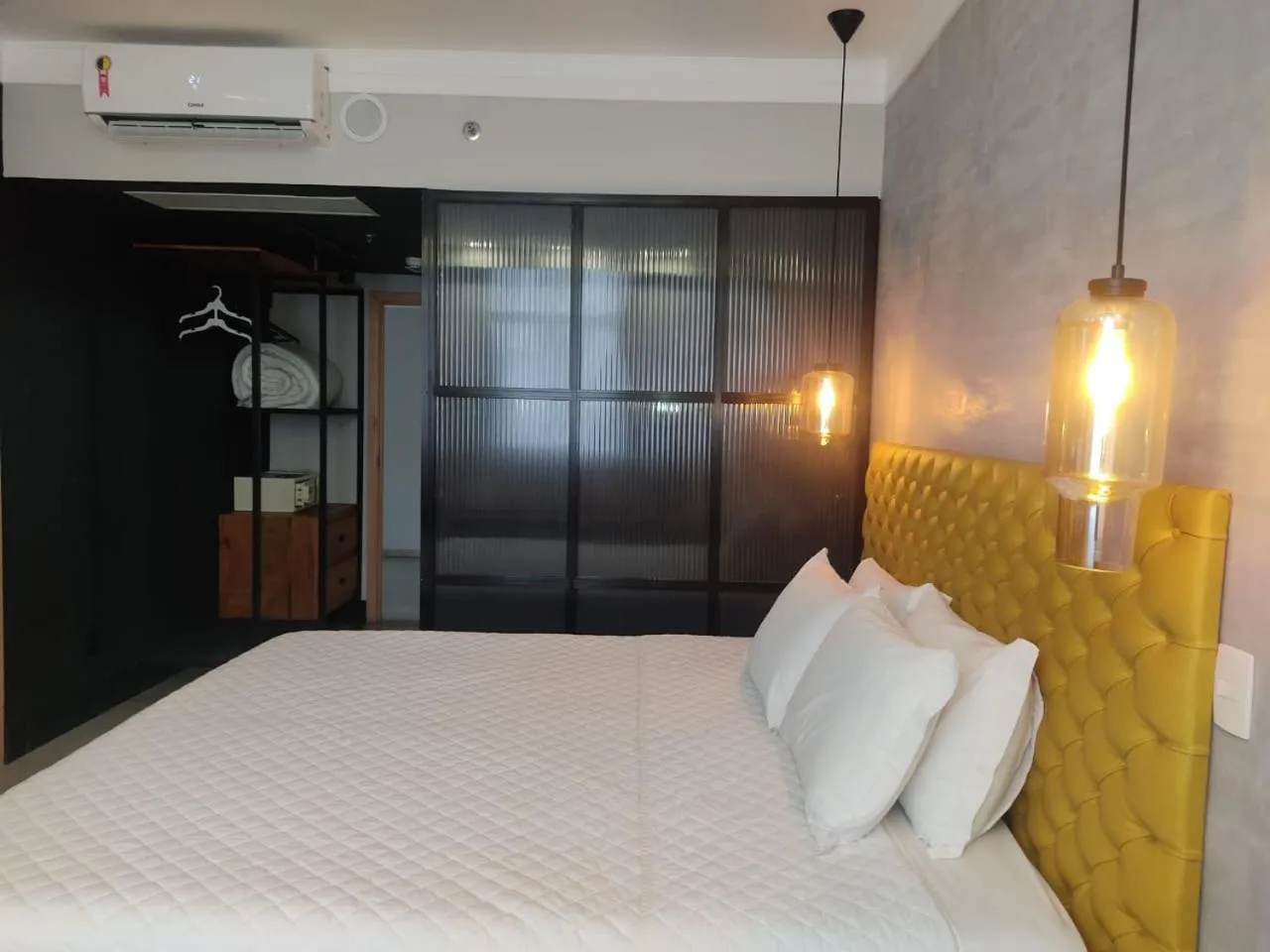 Bed in Victory Business Hotel