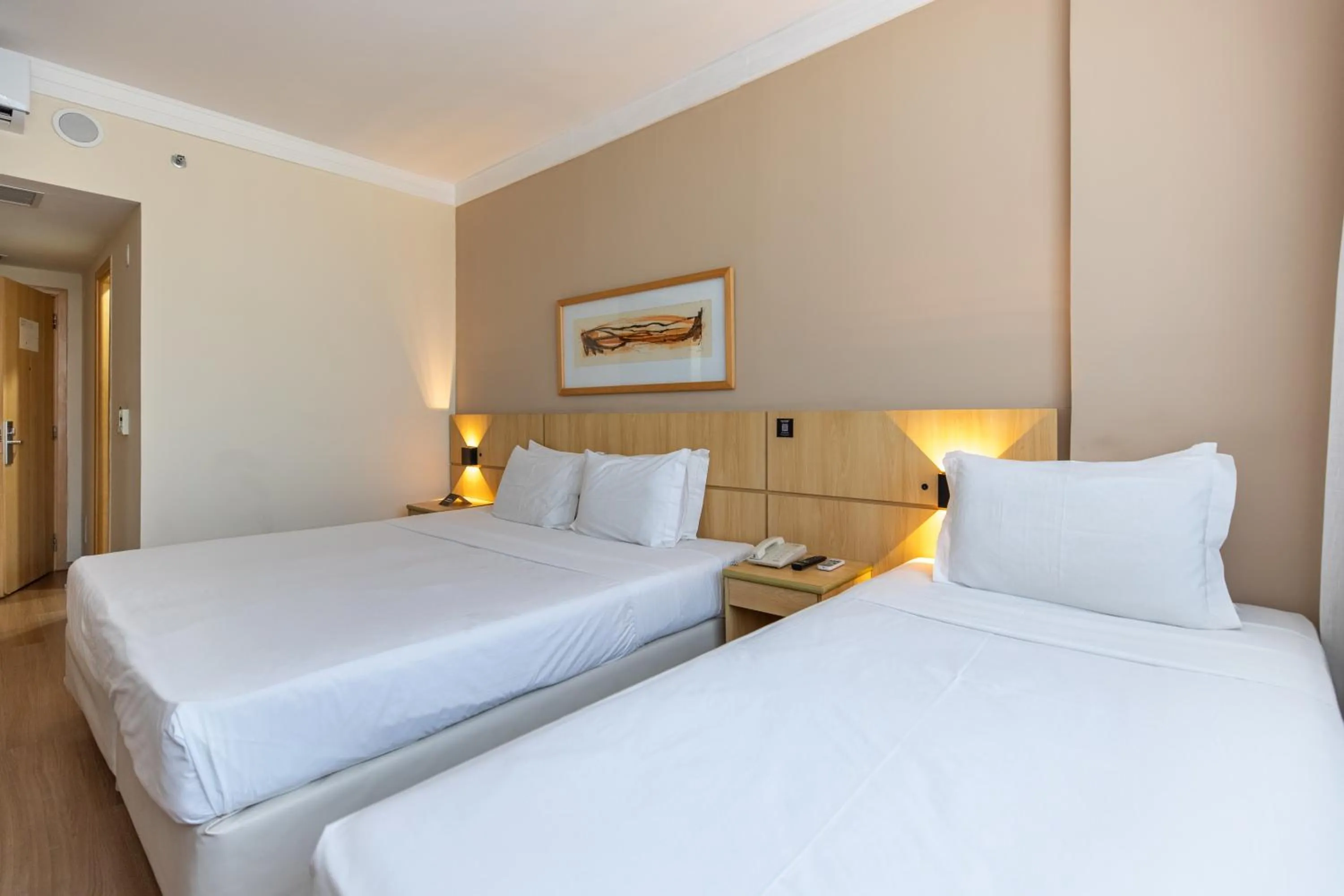 Bedroom, Bed in Victory Business Hotel