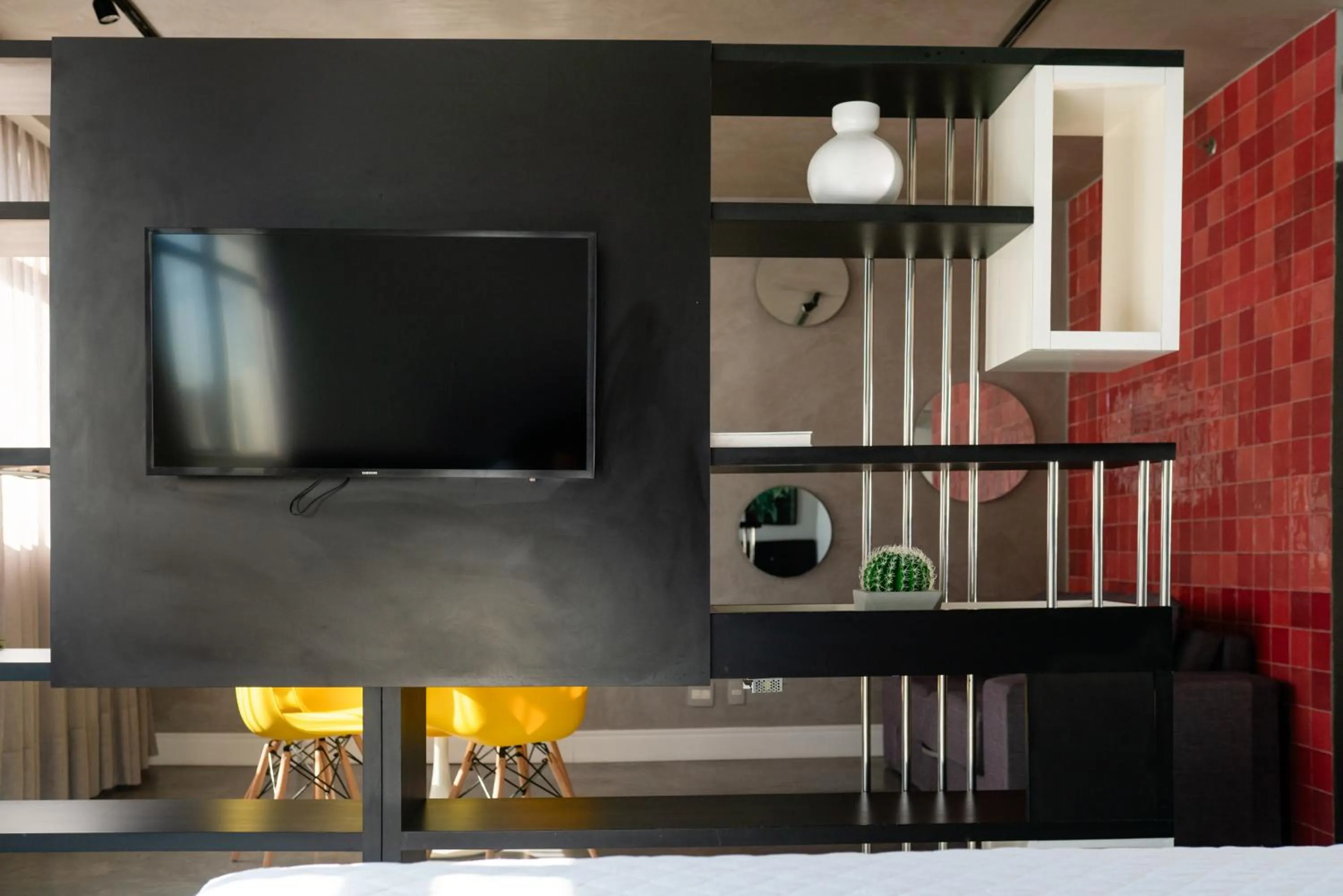 Communal lounge/ TV room in Victory Business Hotel