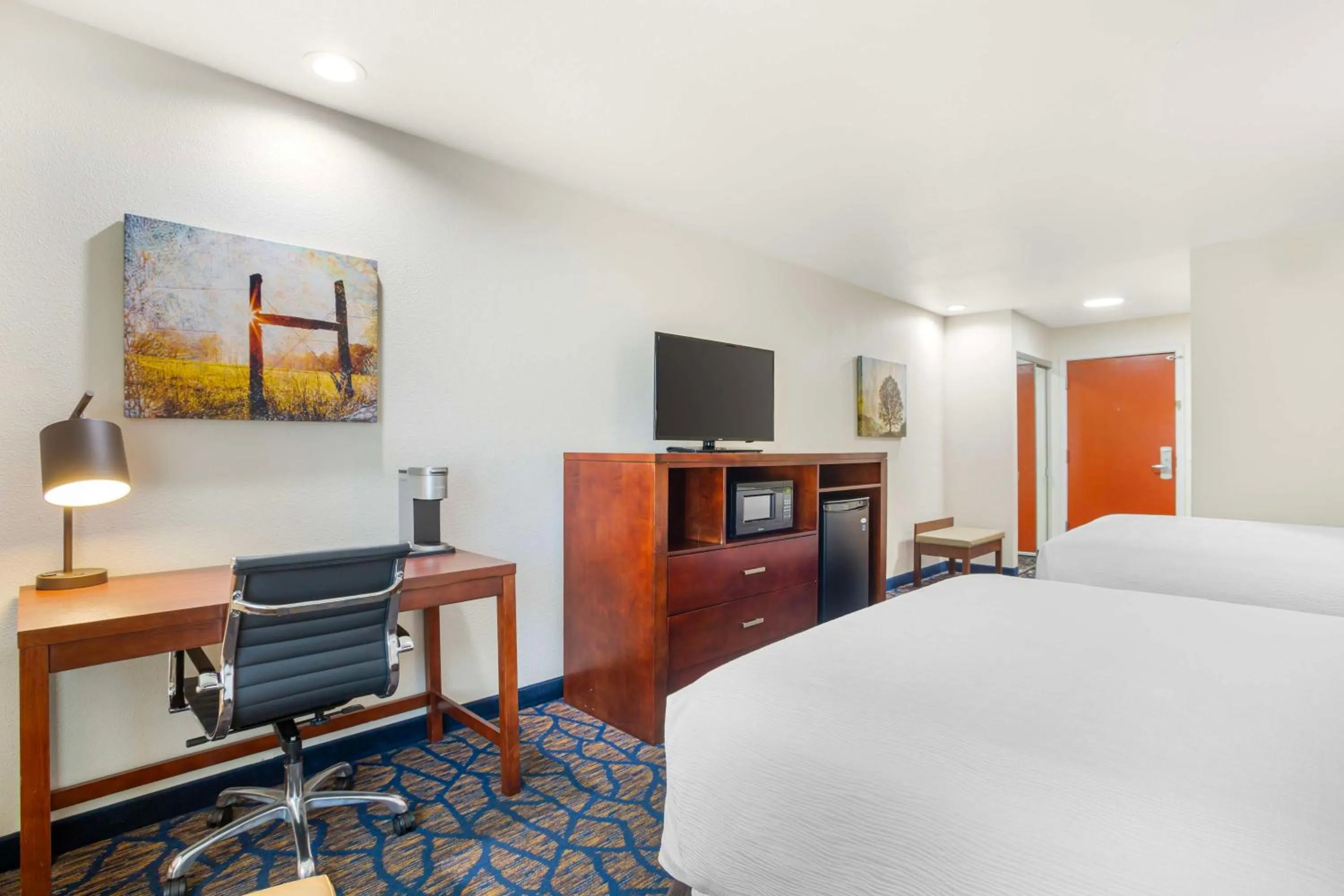 Bedroom, Bed in Best Western Plus Villa Del Lago Inn Patterson