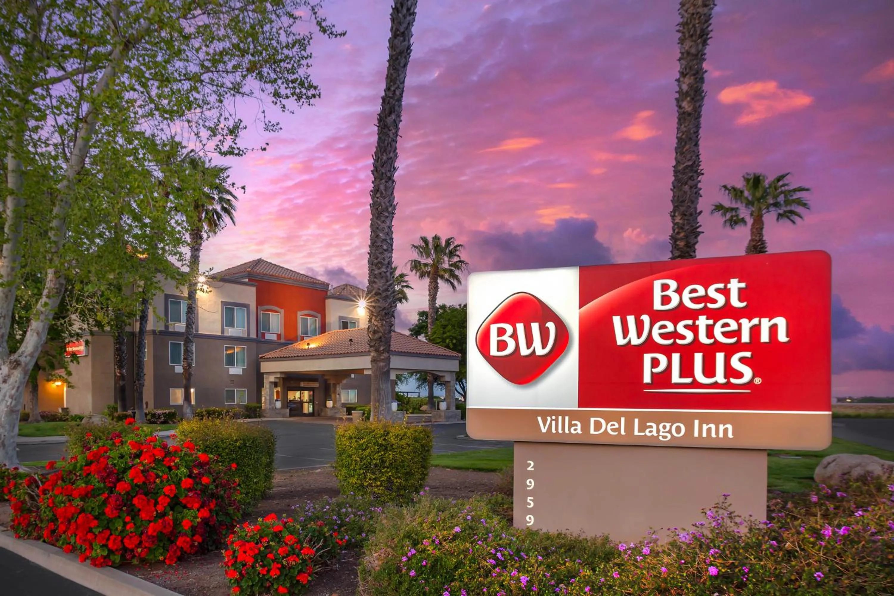 Property building in Best Western Plus Villa Del Lago Inn Patterson