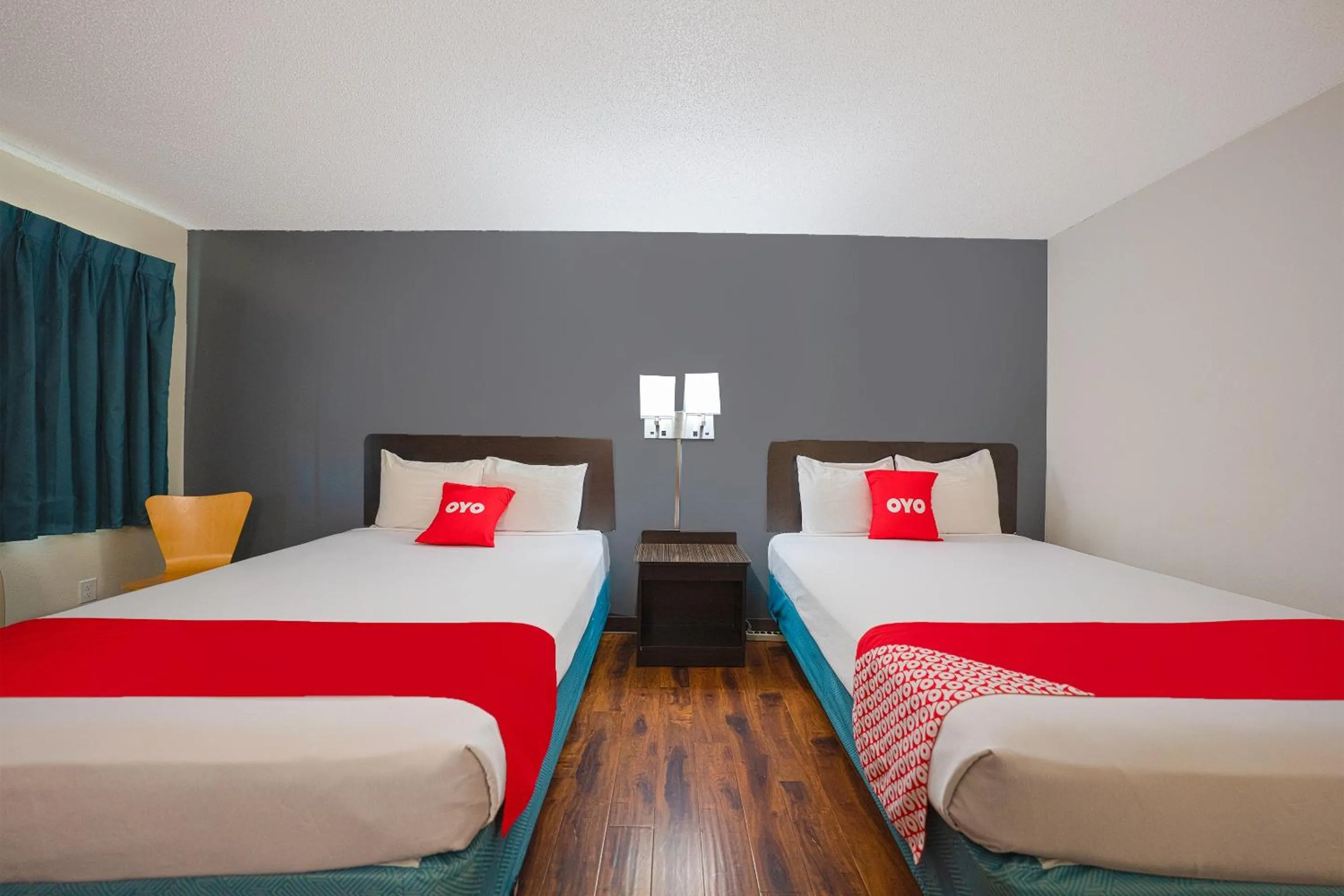 Bedroom, Bed in OYO Hotel St Helens OR