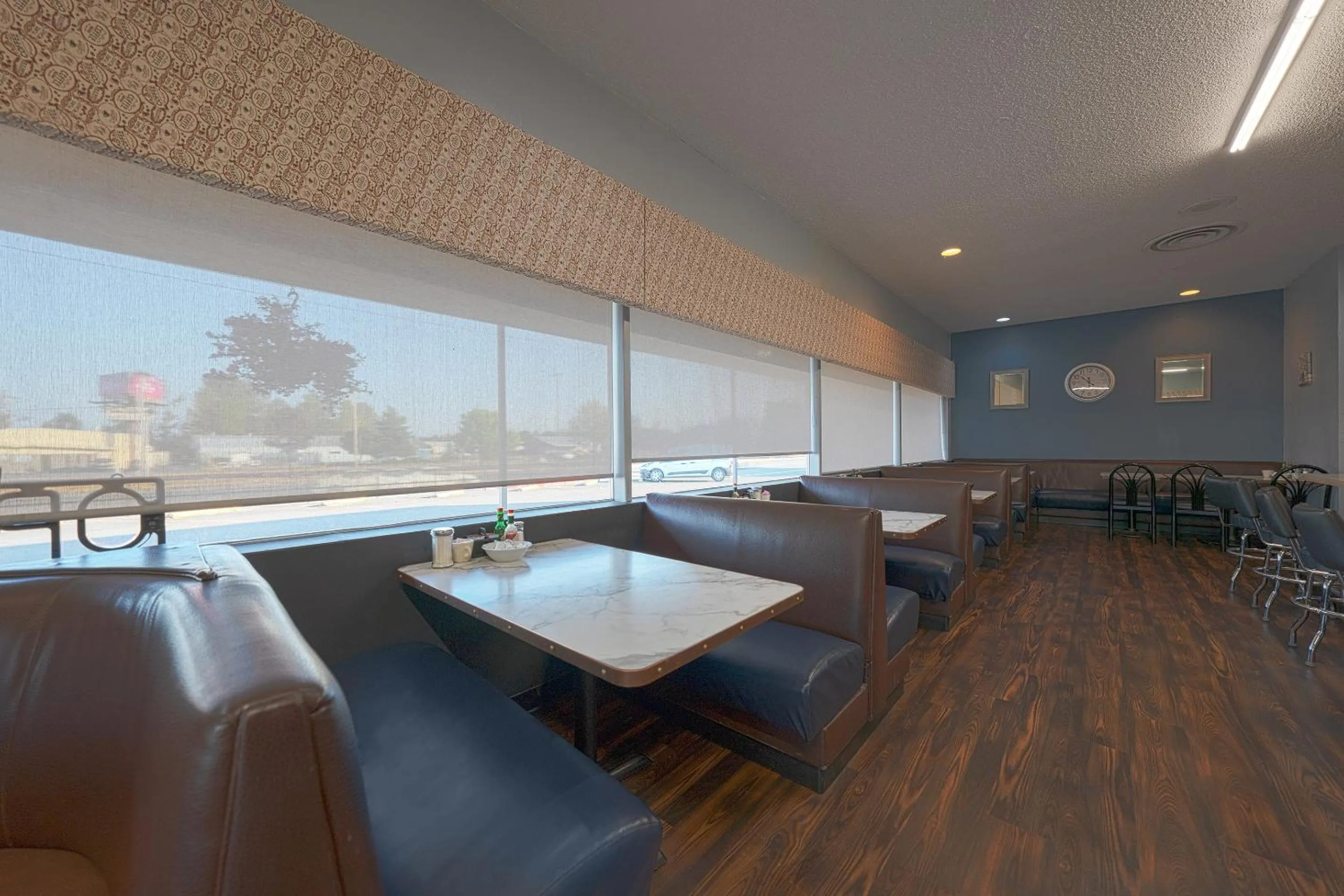 Restaurant/places to eat in OYO Hotel St Helens OR